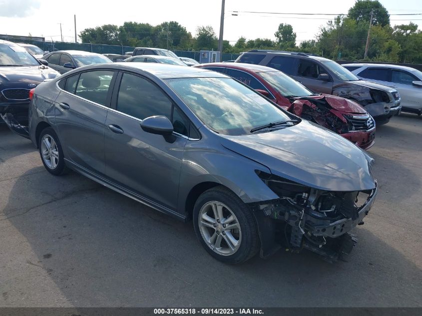 CHEVROLET CRUZE 2018 1g1be5sm5j7114956