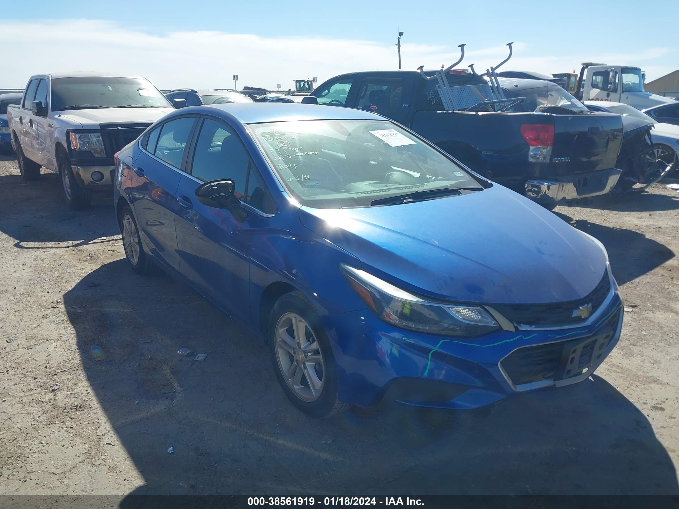 CHEVROLET CRUZE 2018 1g1be5sm5j7123561