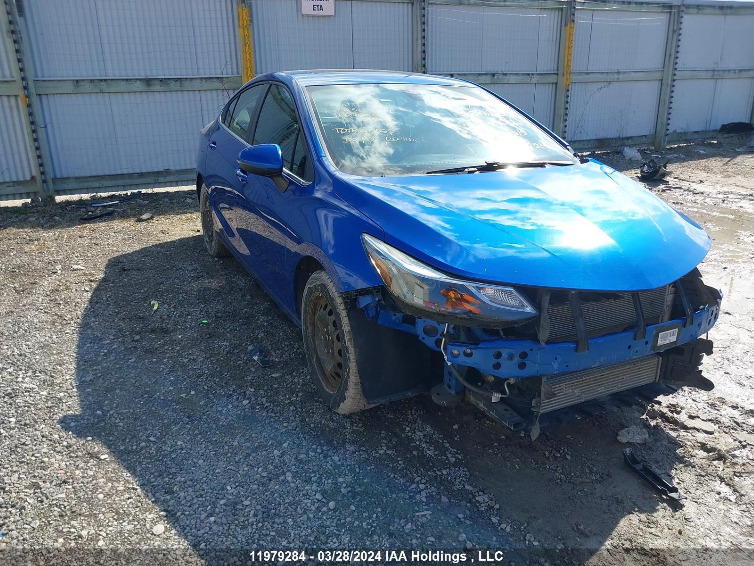 CHEVROLET CRUZE 2018 1g1be5sm5j7149044