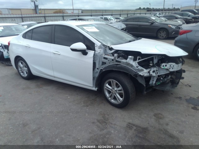 CHEVROLET CRUZE 2018 1g1be5sm6j7125982