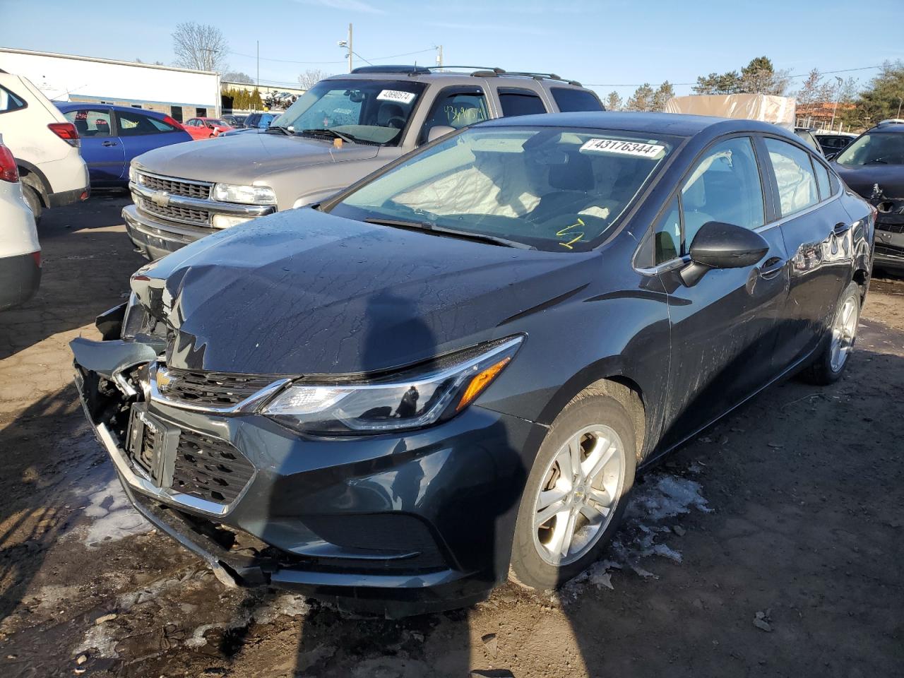 CHEVROLET CRUZE 2018 1g1be5sm6j7163891