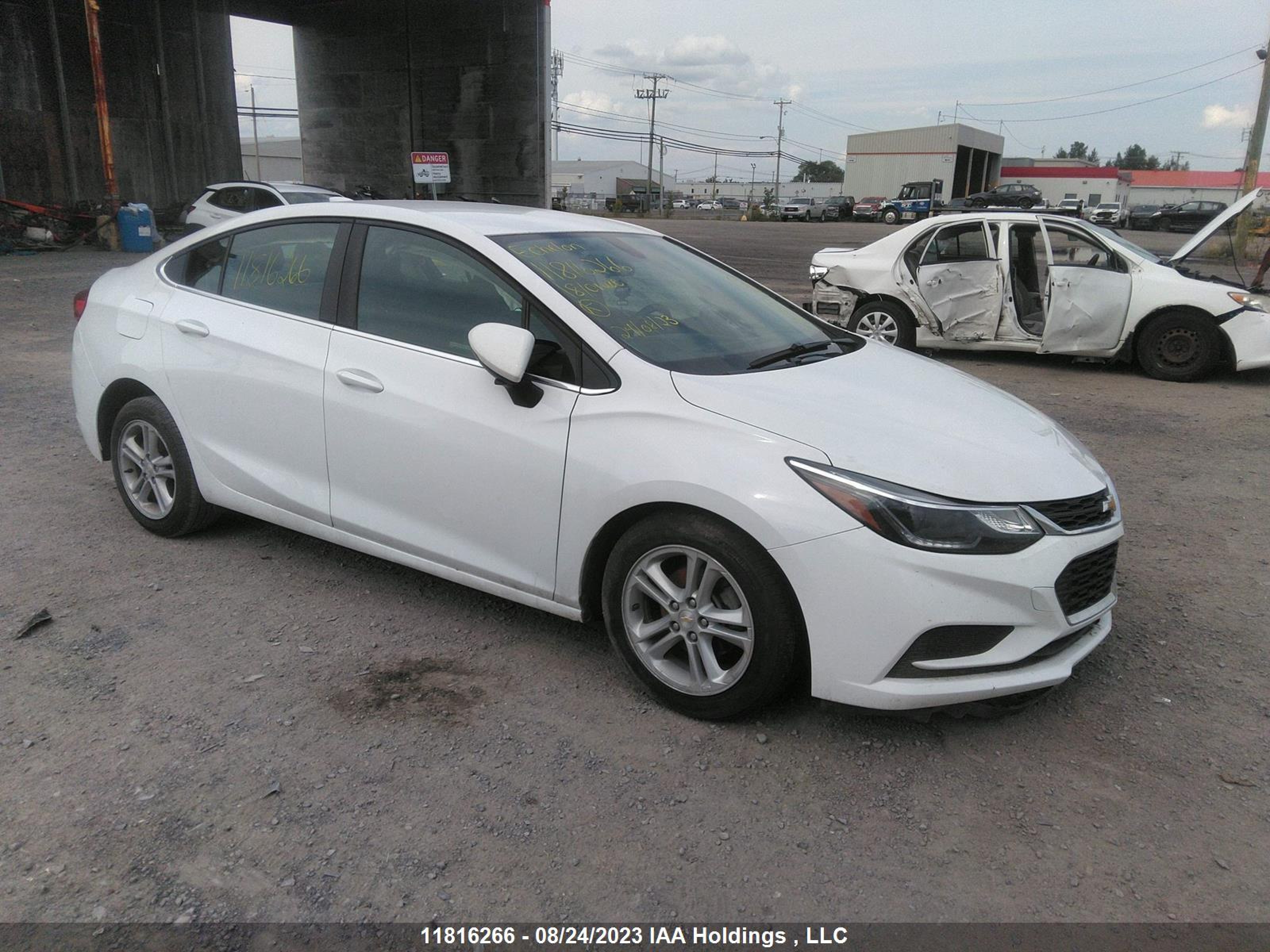 CHEVROLET CRUZE 2018 1g1be5sm6j7207145