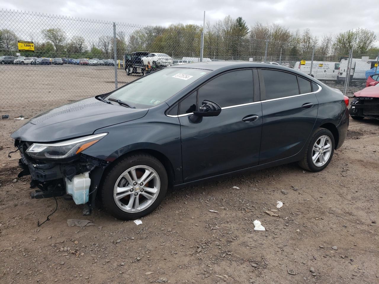 CHEVROLET CRUZE 2018 1g1be5sm6j7213639