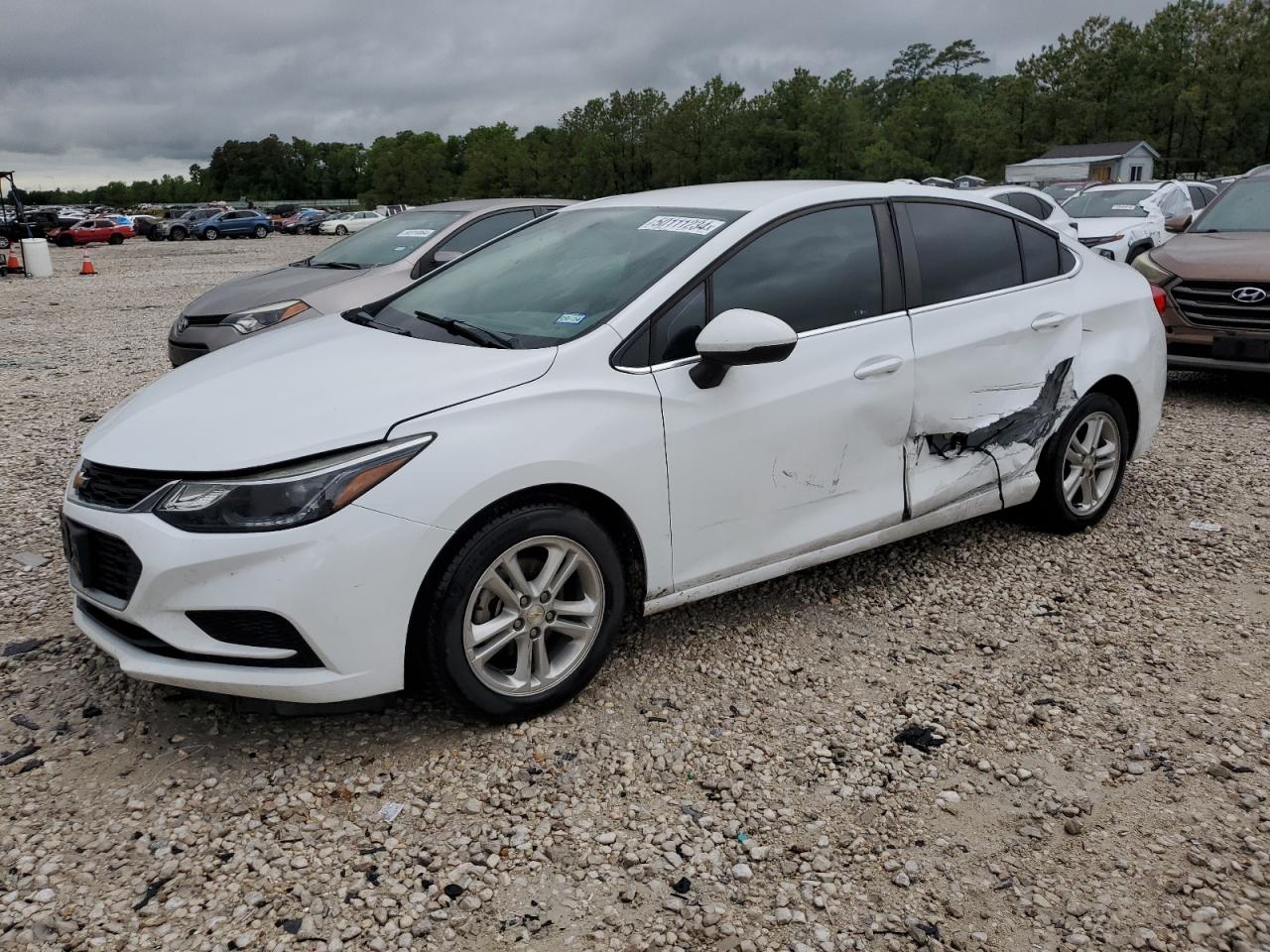 CHEVROLET CRUZE 2018 1g1be5sm6j7220980