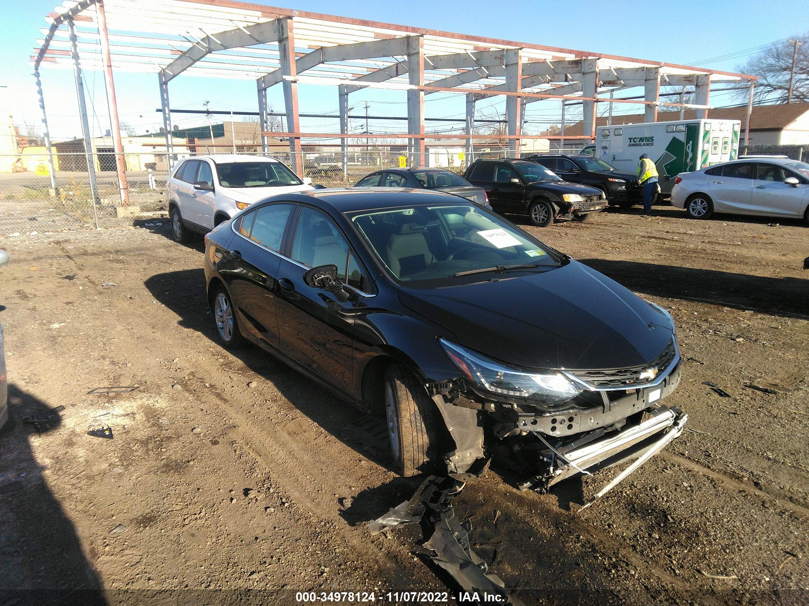 CHEVROLET CRUZE 2018 1g1be5sm6j7224544