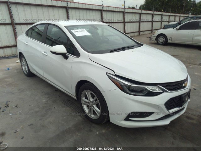 CHEVROLET CRUZE 2018 1g1be5sm7j7104834