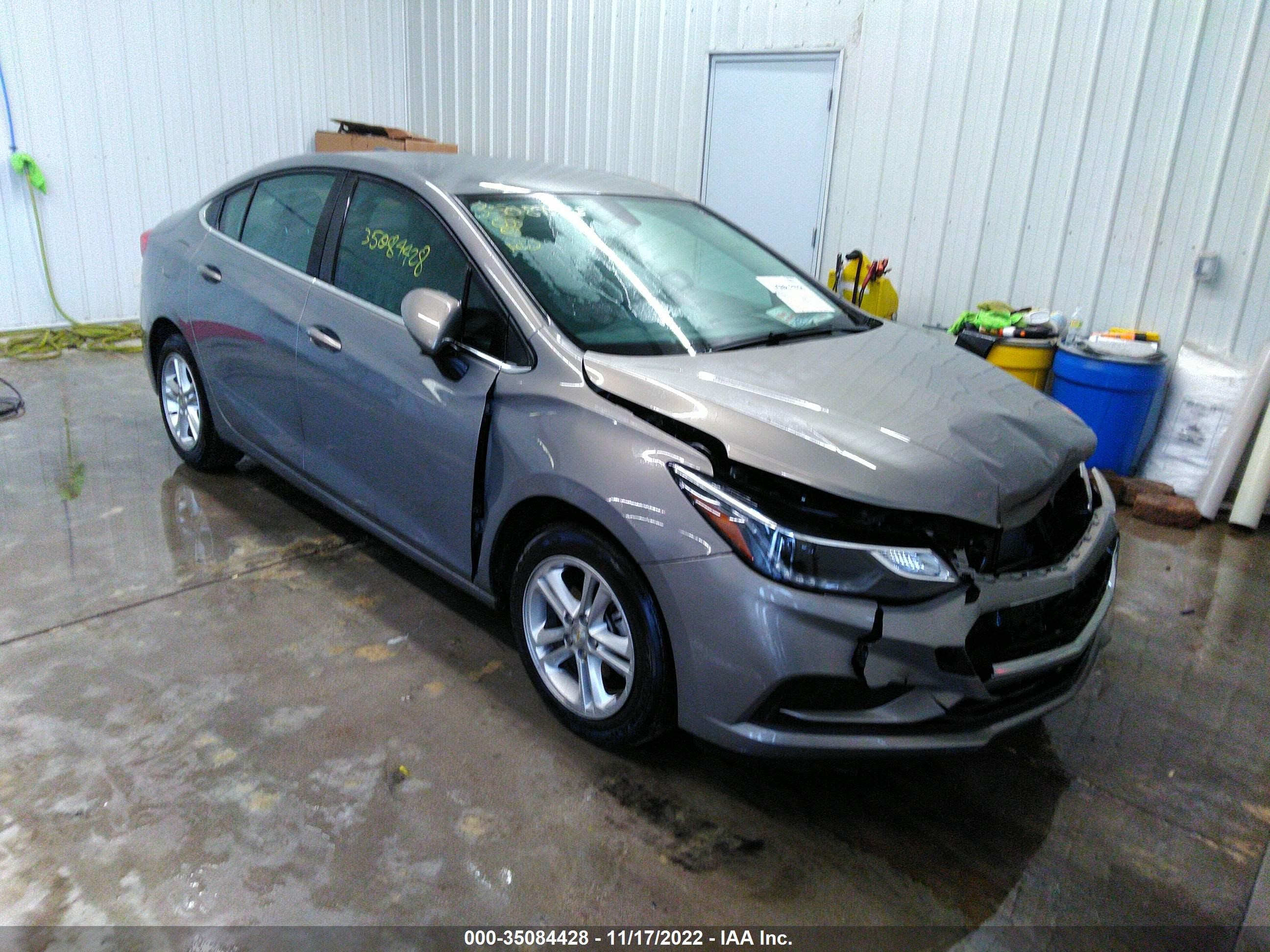 CHEVROLET CRUZE 2018 1g1be5sm7j7196527