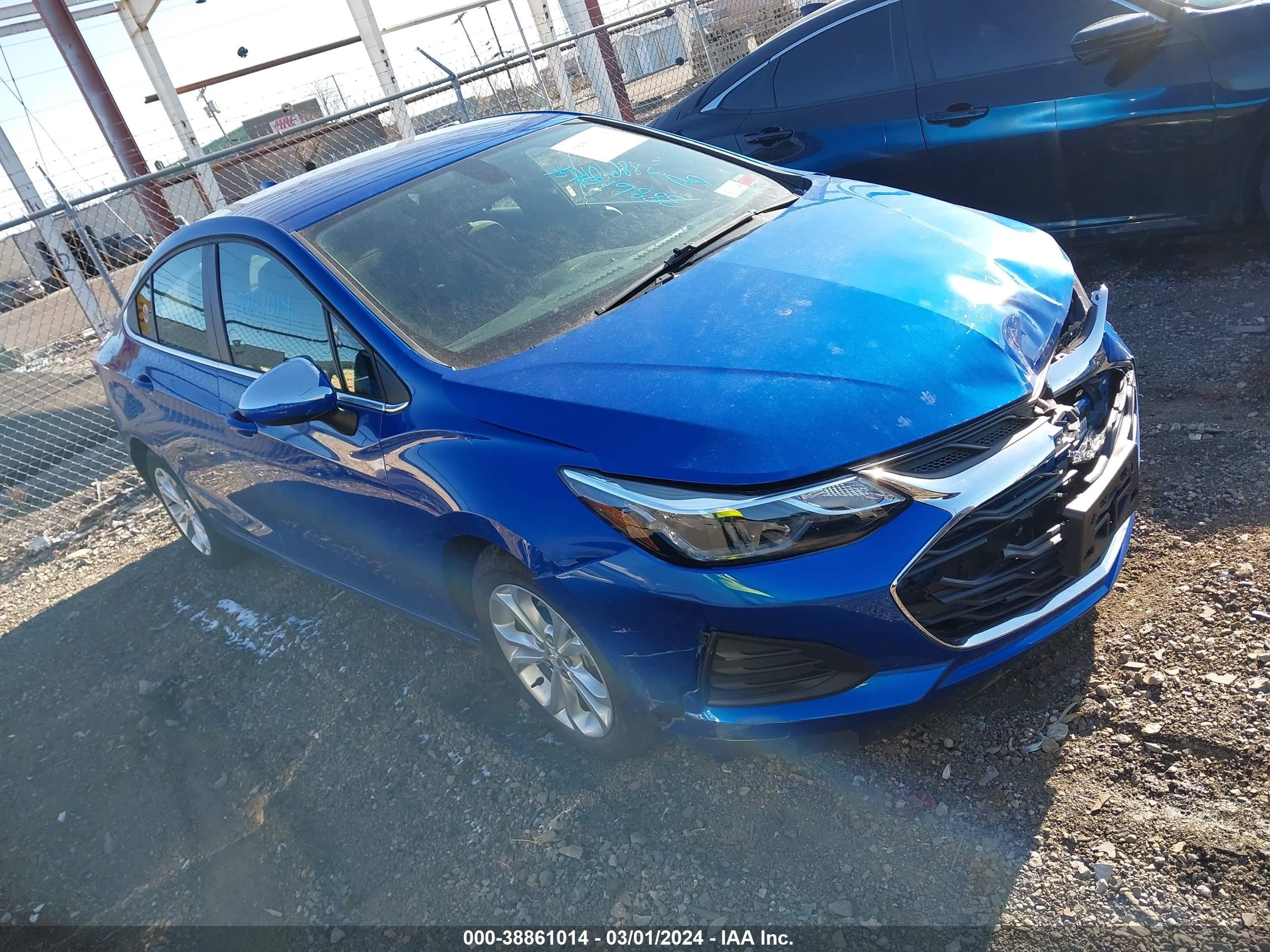 CHEVROLET CRUZE 2019 1g1be5sm7k7137446