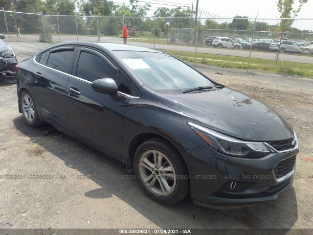 CHEVROLET CRUZE 2018 1g1be5sm8j7107046