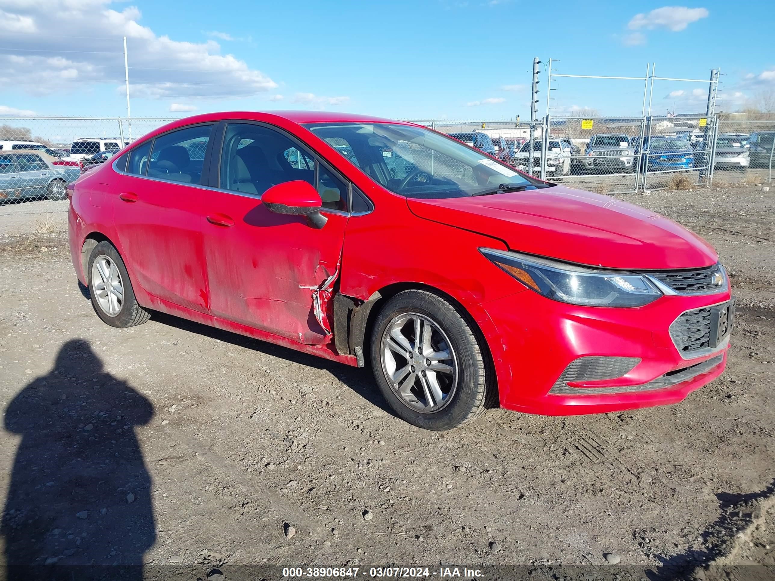 CHEVROLET CRUZE 2018 1g1be5sm8j7130908