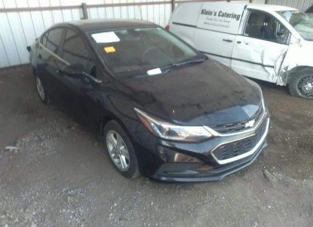 CHEVROLET CRUZE 2018 1g1be5sm8j7133288