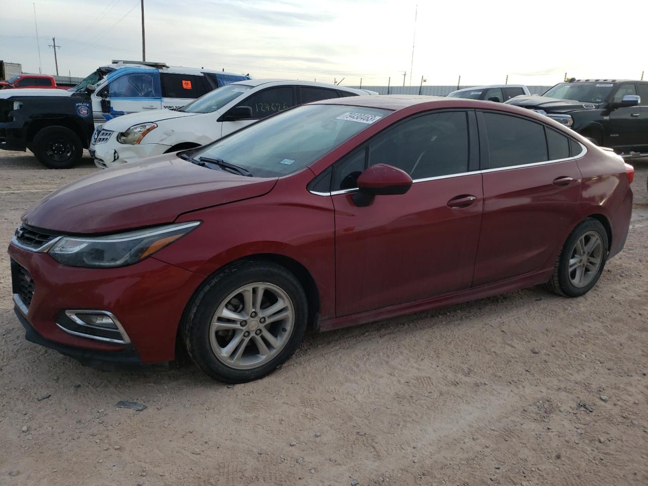 CHEVROLET CRUZE 2018 1g1be5sm8j7135171