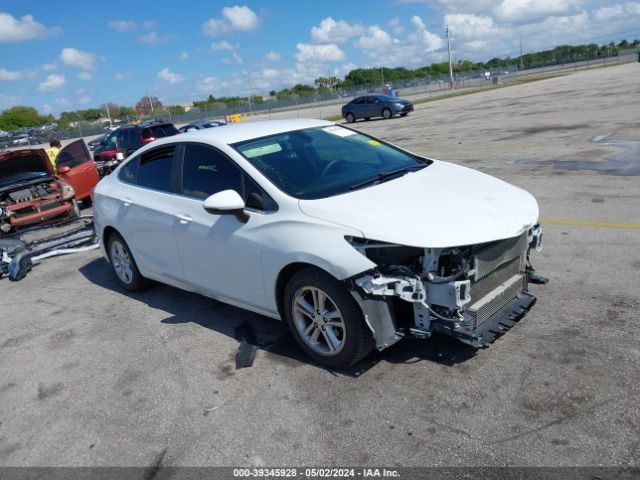 CHEVROLET CRUZE 2018 1g1be5sm8j7152648