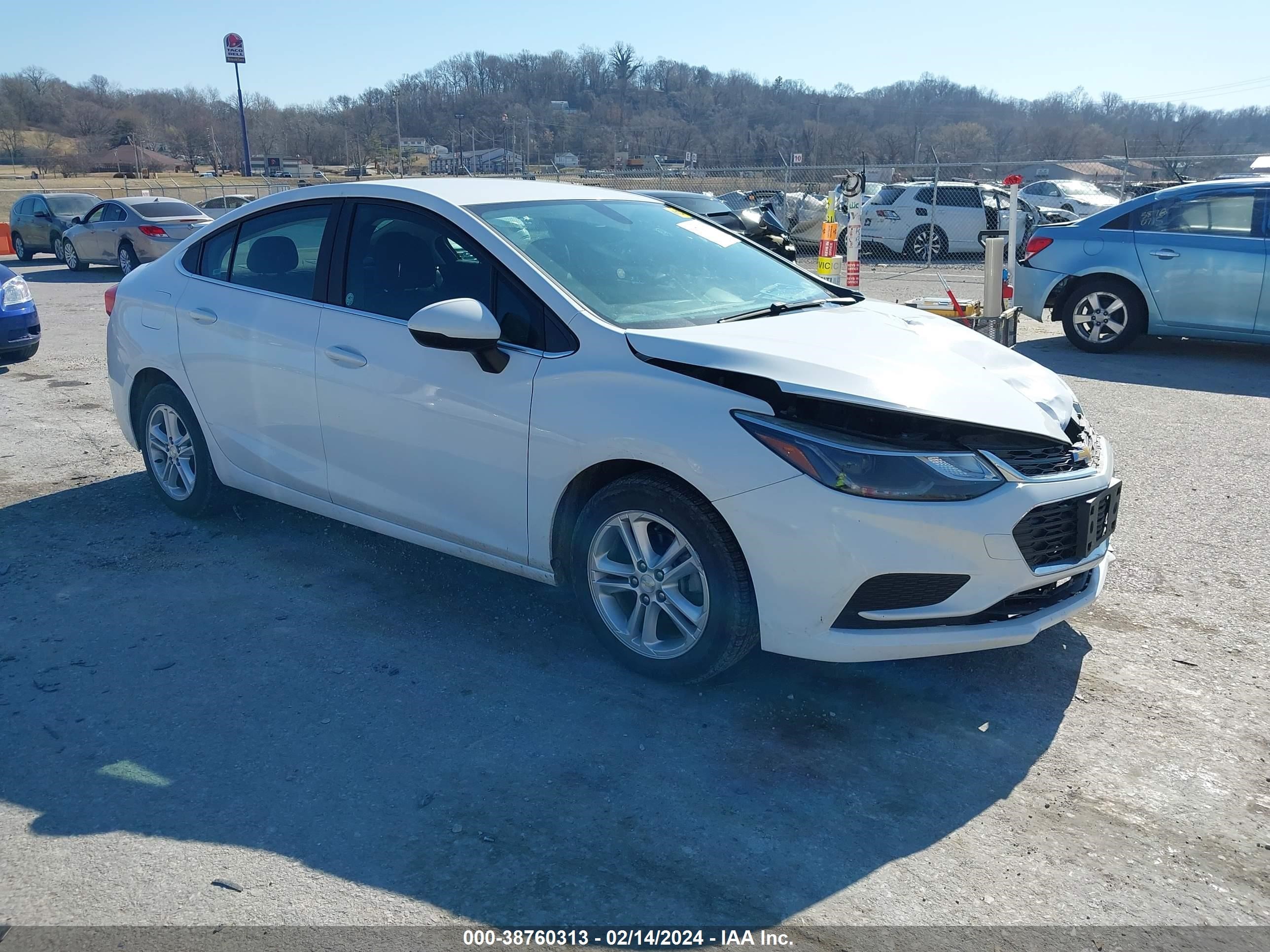 CHEVROLET CRUZE 2018 1g1be5sm8j7154559