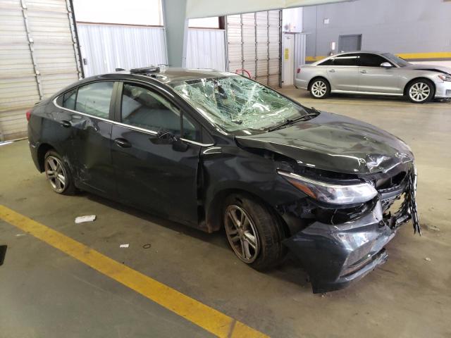 CHEVROLET CRUZE LT 2018 1g1be5sm8j7219927