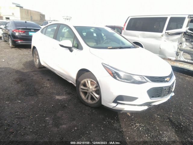 CHEVROLET CRUZE 2018 1g1be5sm8j7220561