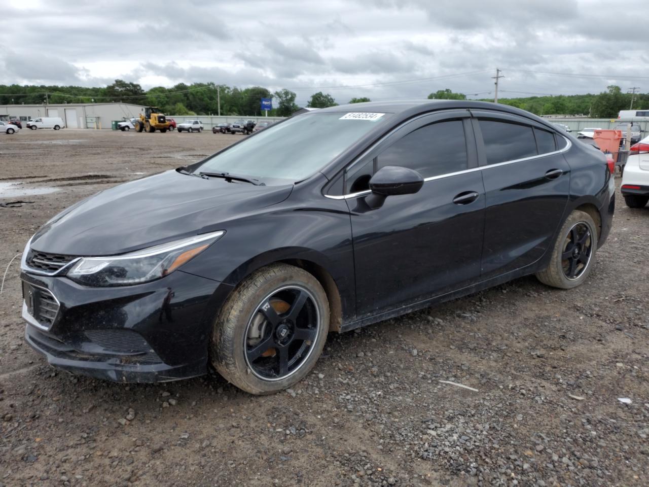 CHEVROLET CRUZE 2018 1g1be5sm8j7246691