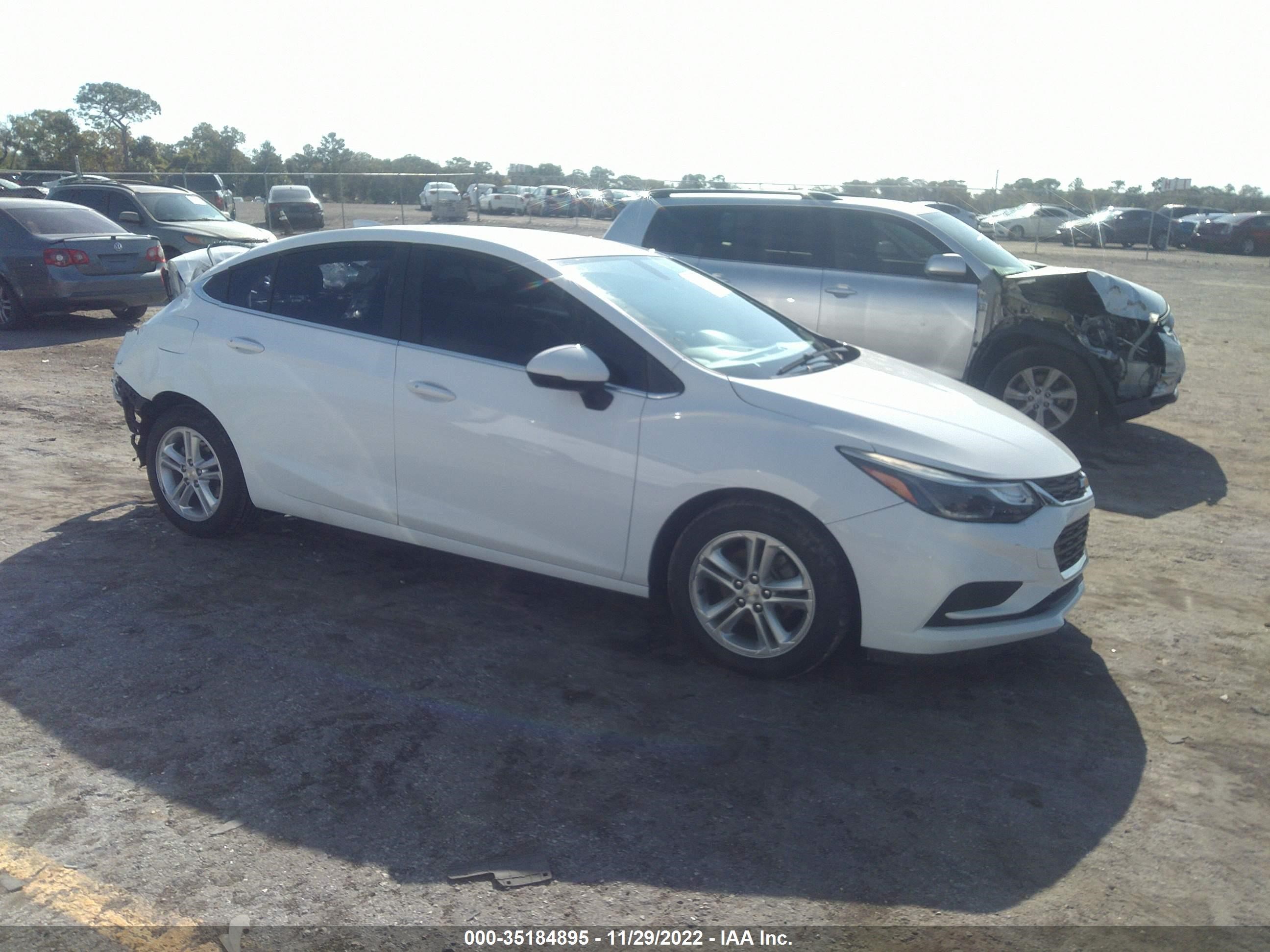 CHEVROLET CRUZE 2018 1g1be5sm9j7151895