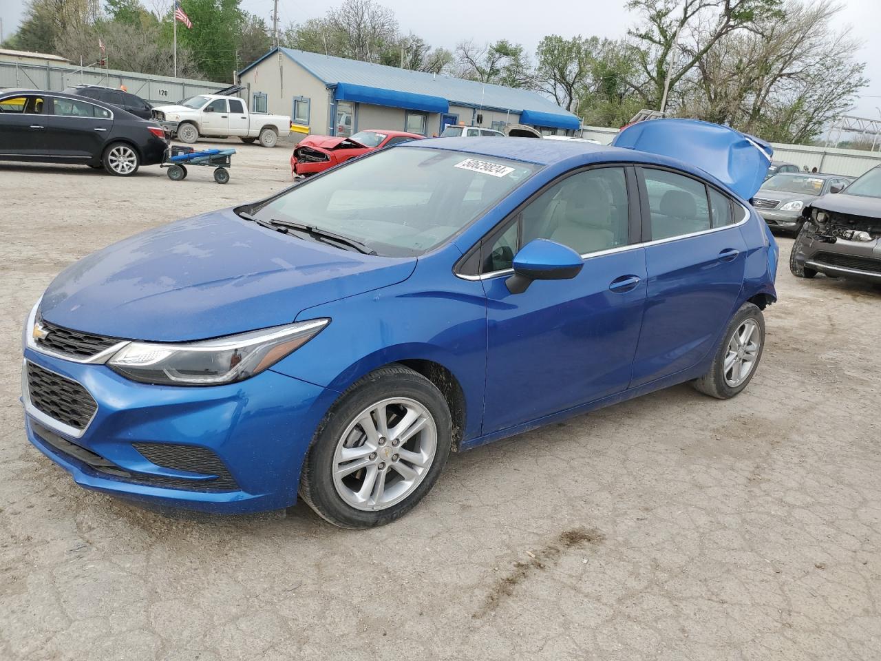 CHEVROLET CRUZE 2018 1g1be5sm9j7203073