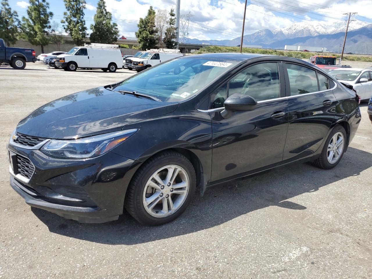 CHEVROLET CRUZE 2018 1g1be5sm9j7224604