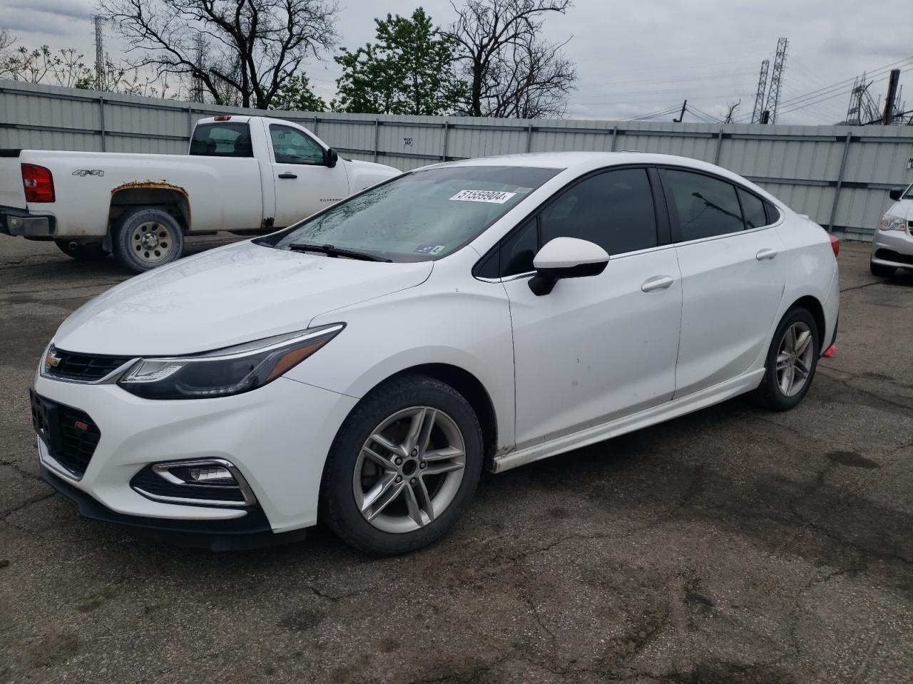 CHEVROLET CRUZE 2018 1g1be5sm9j7240138