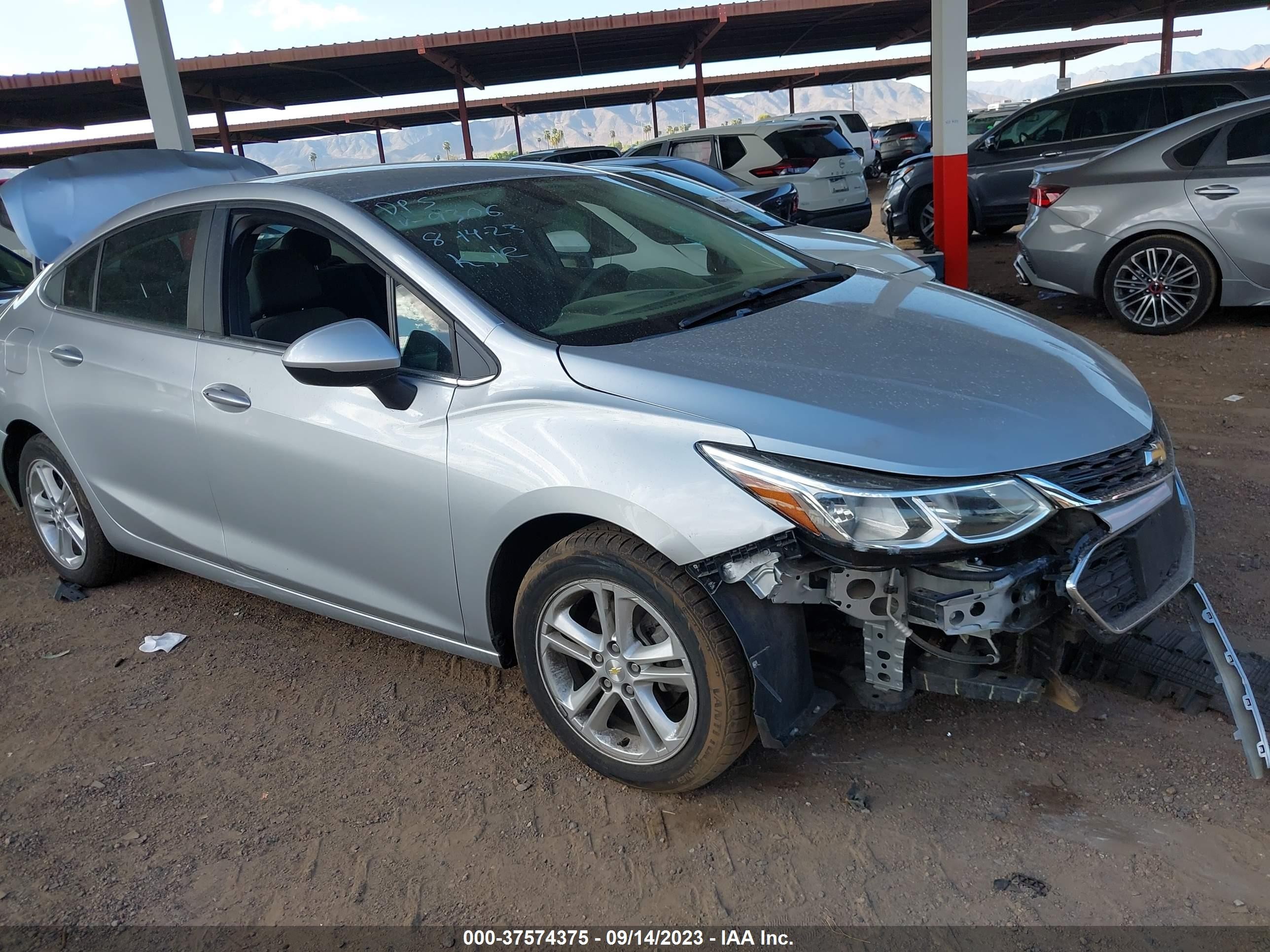 CHEVROLET CRUZE 2018 1g1be5smoj7189306