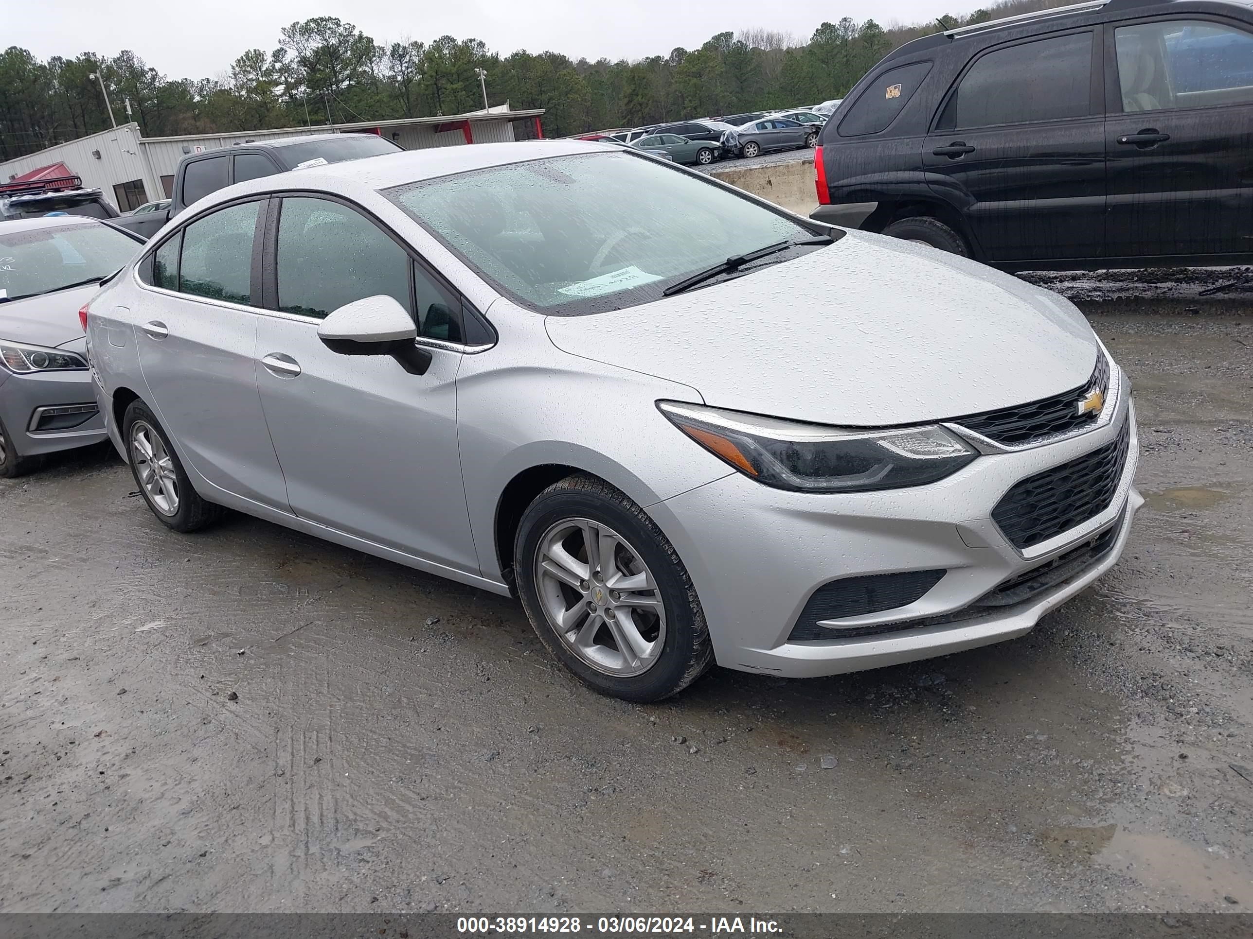 CHEVROLET CRUZE 2018 1g1be5smxj7177938