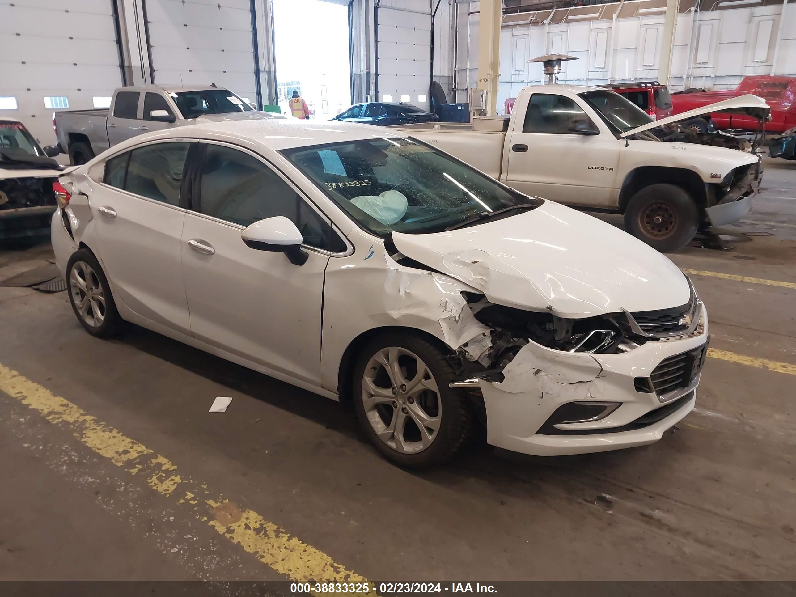 CHEVROLET CRUZE 2018 1g1bf5sm5j7221292