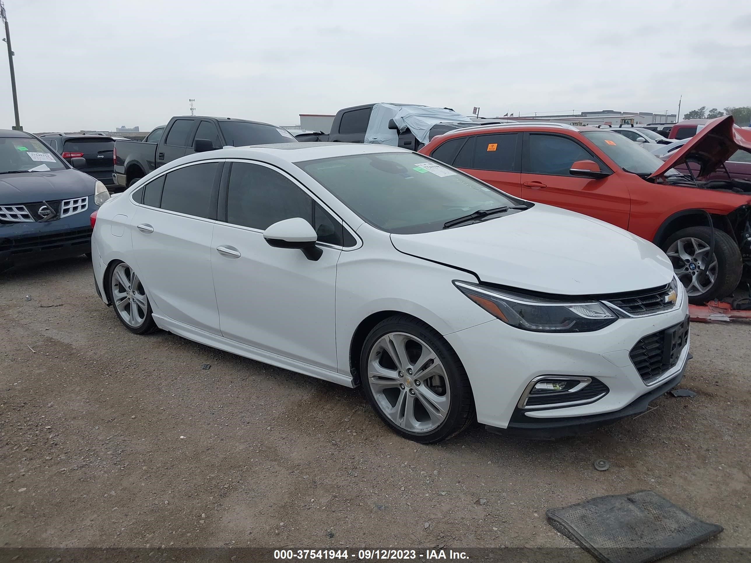 CHEVROLET CRUZE 2018 1g1bf5sm7j7190742