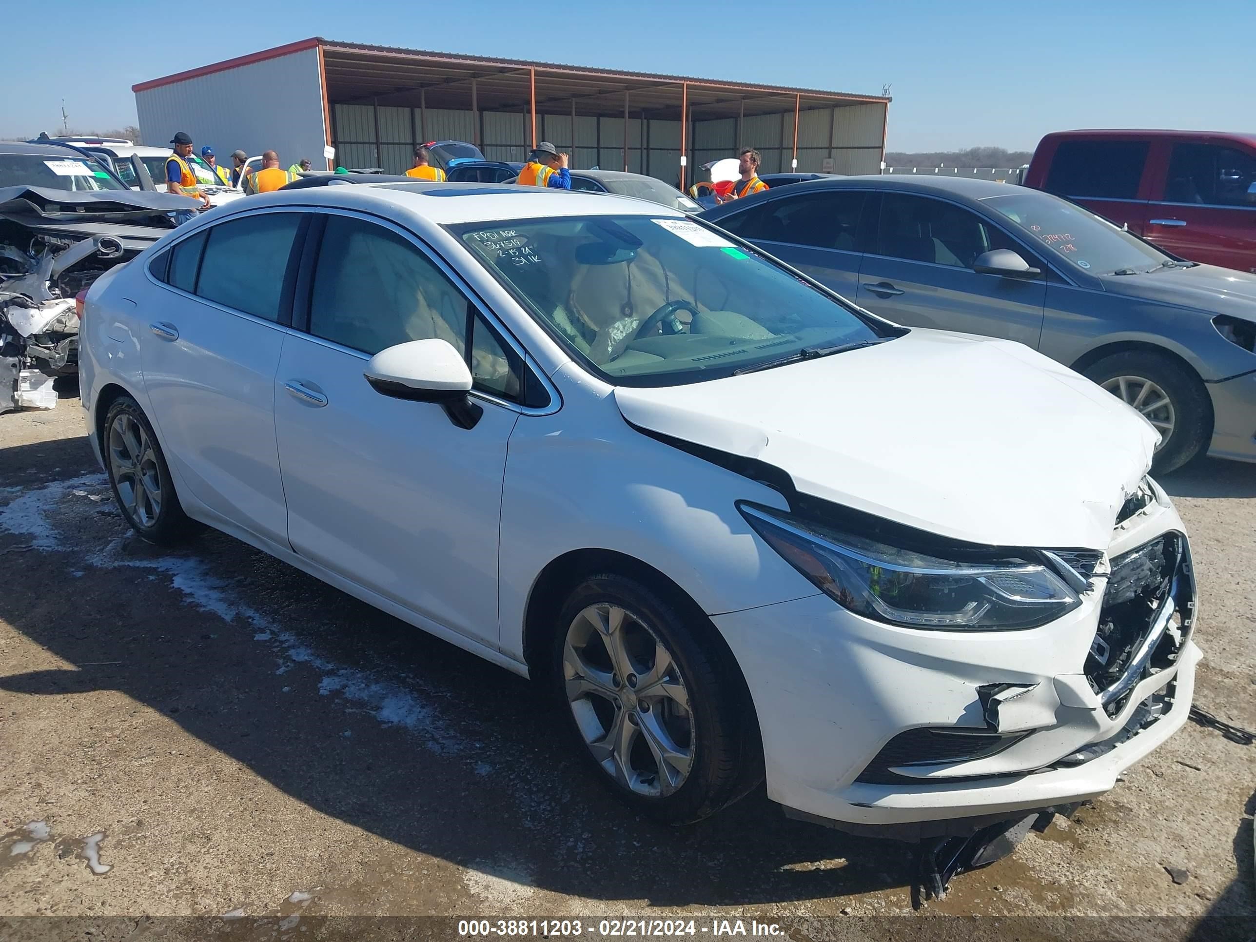 CHEVROLET CRUZE 2018 1g1bf5sm8j7209878