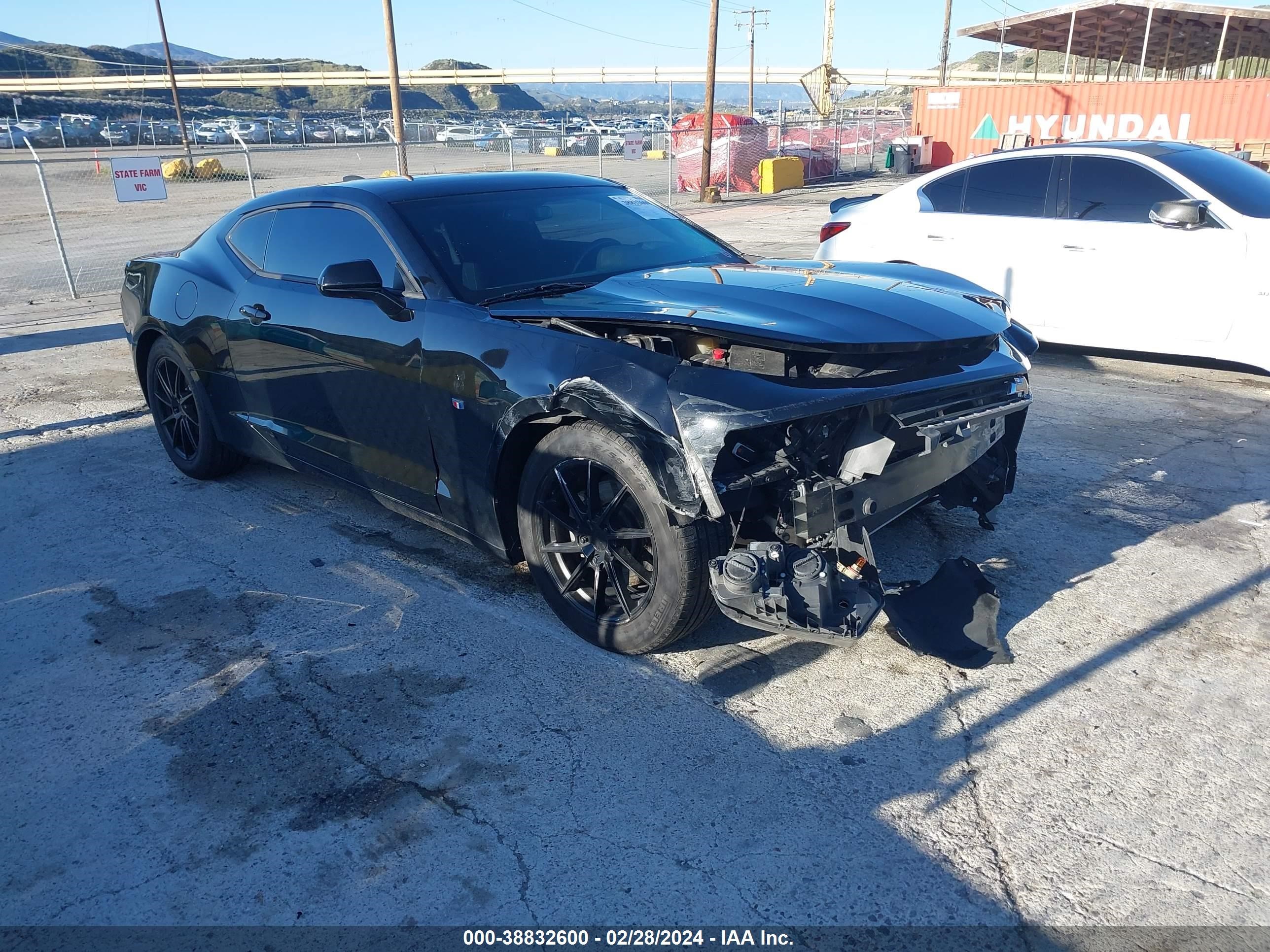 CHEVROLET CAMARO 2018 1g1fb1rxxj0154641