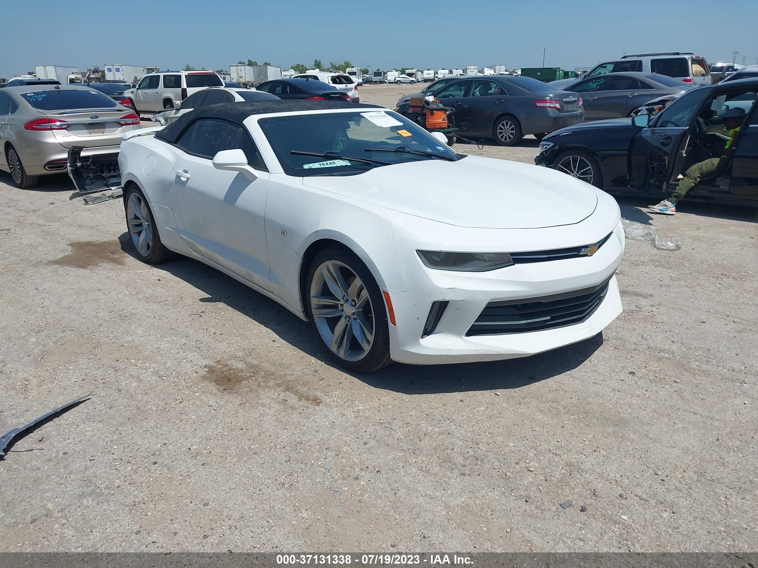 CHEVROLET CAMARO 2017 1g1fb3dxxh0143653