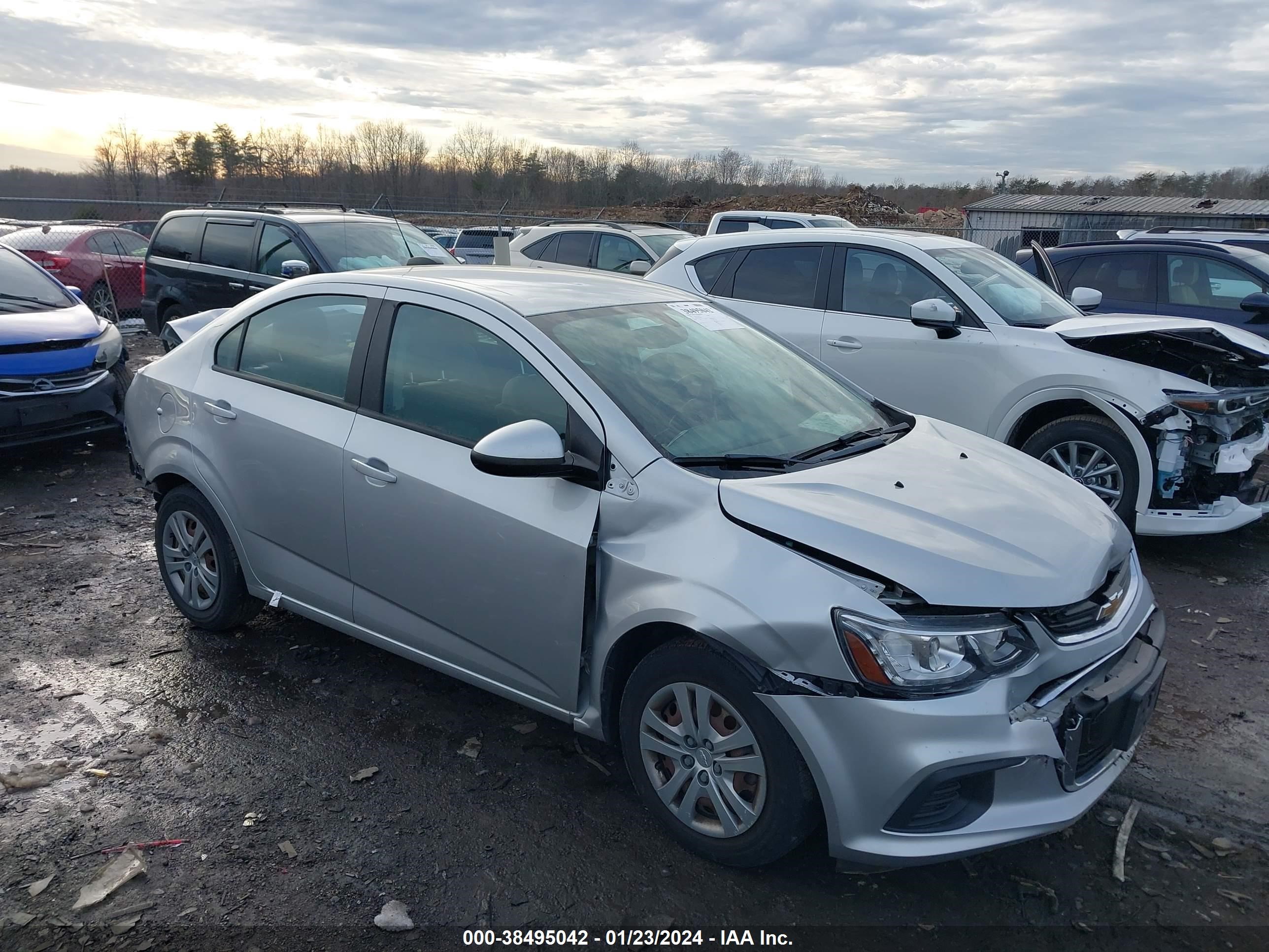 CHEVROLET SONIC 2018 1g1jb5sh1j4114445