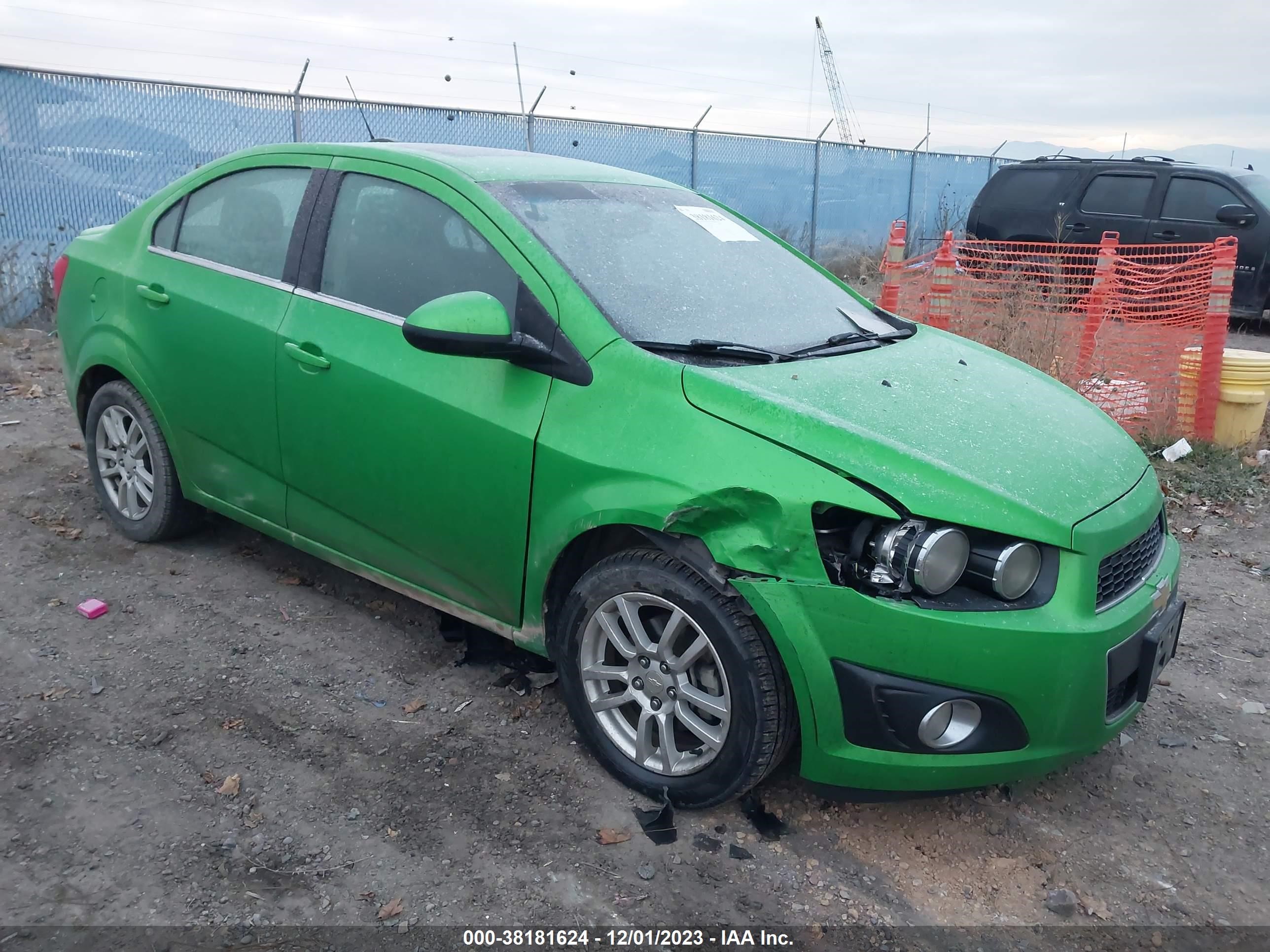 CHEVROLET SONIC 2015 1g1jc5sb6f4130270