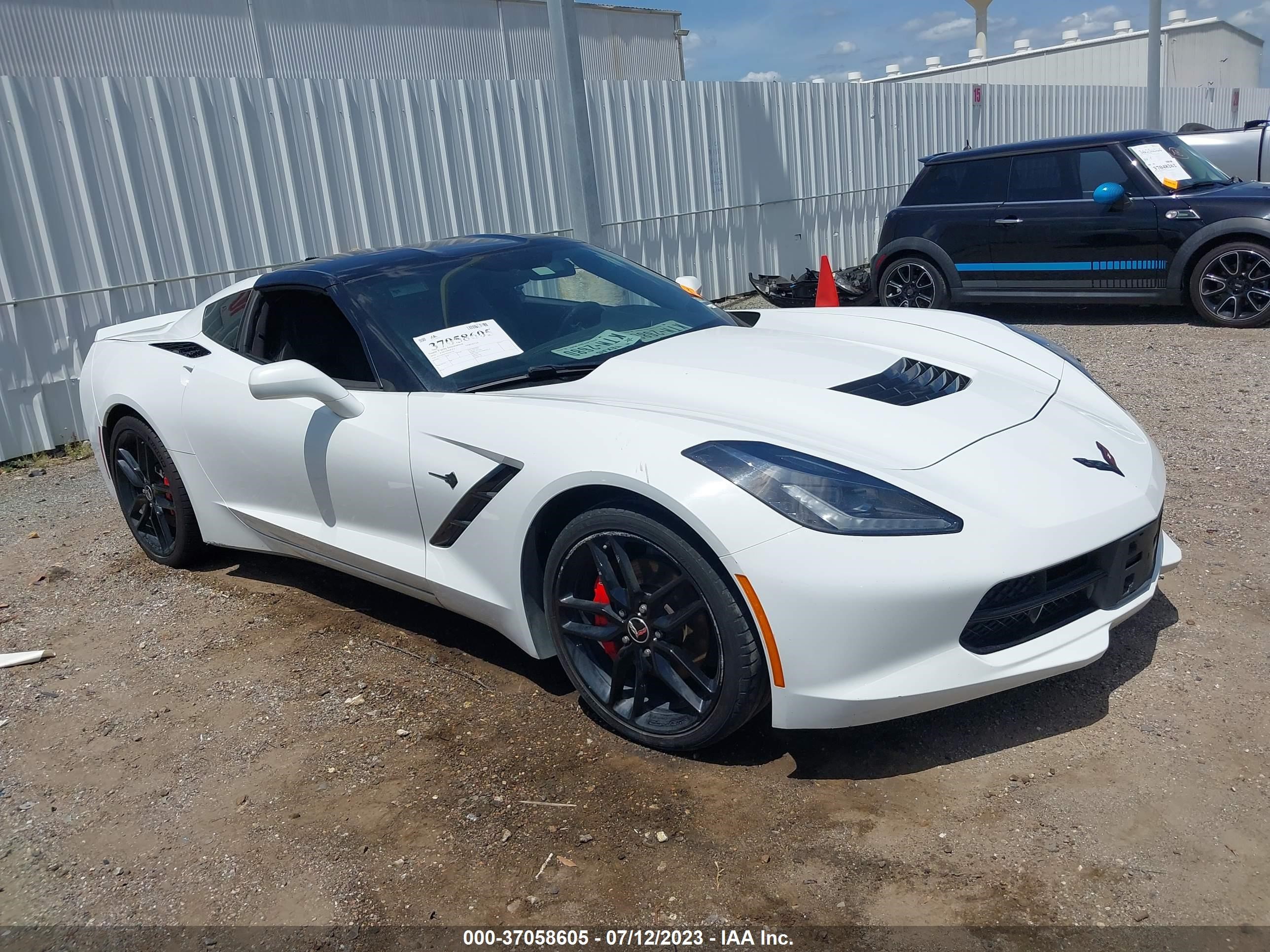 CHEVROLET CORVETTE 2015 1g1yb2d74f5107718