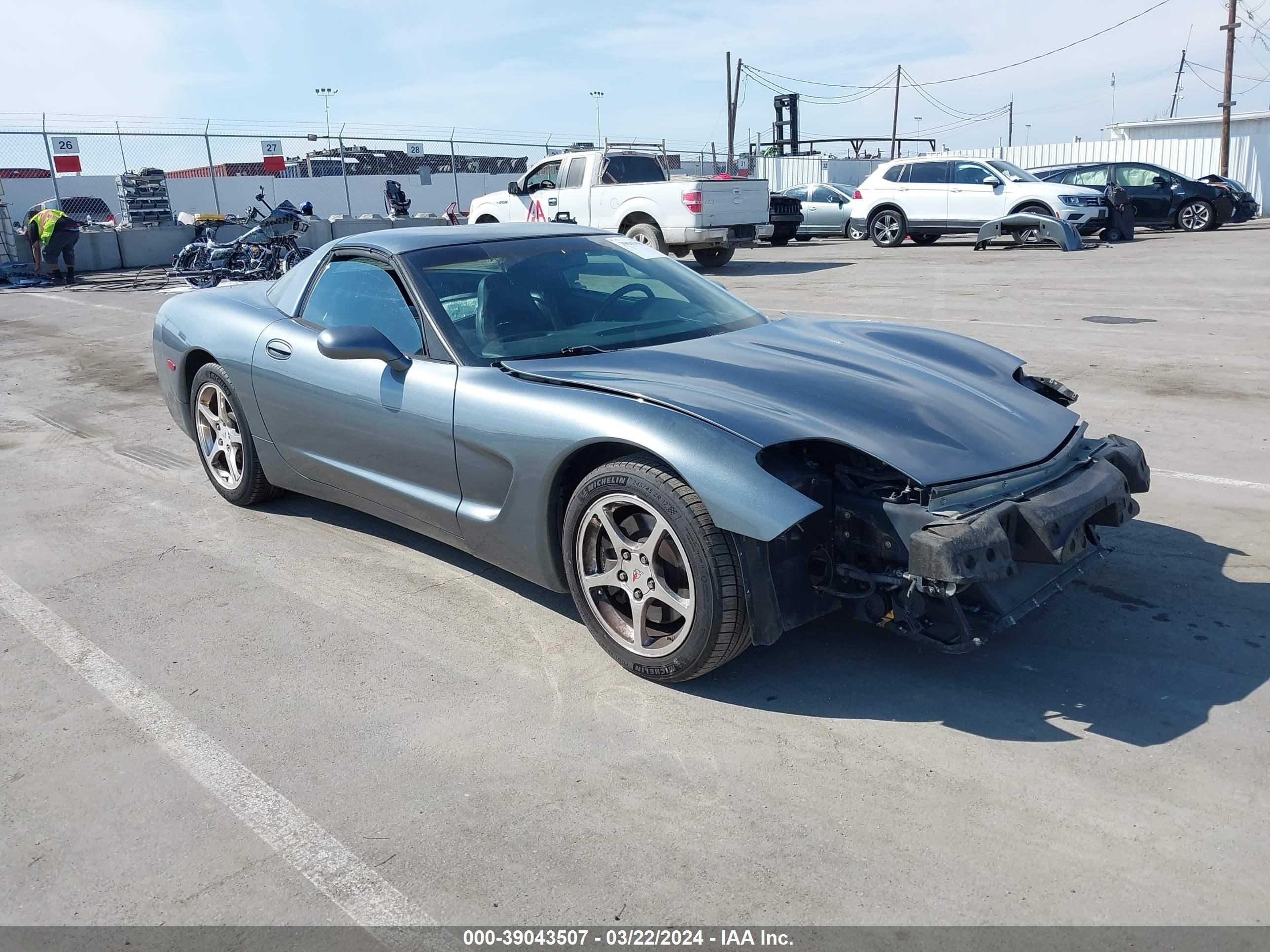 CHEVROLET CORVETTE 2004 1g1yy22g745129601