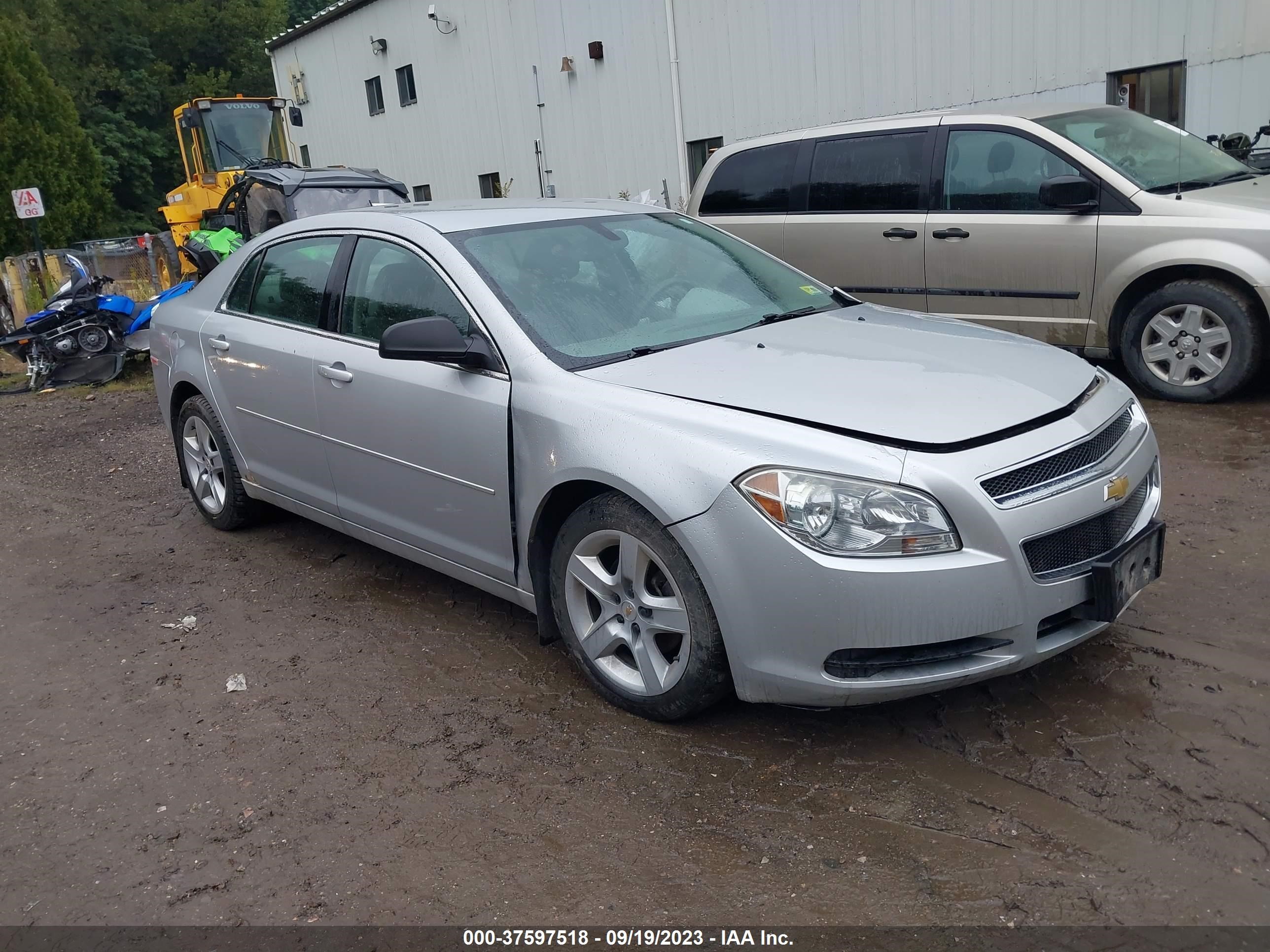 CHEVROLET MALIBU 2011 1g1zb5e11bf296025