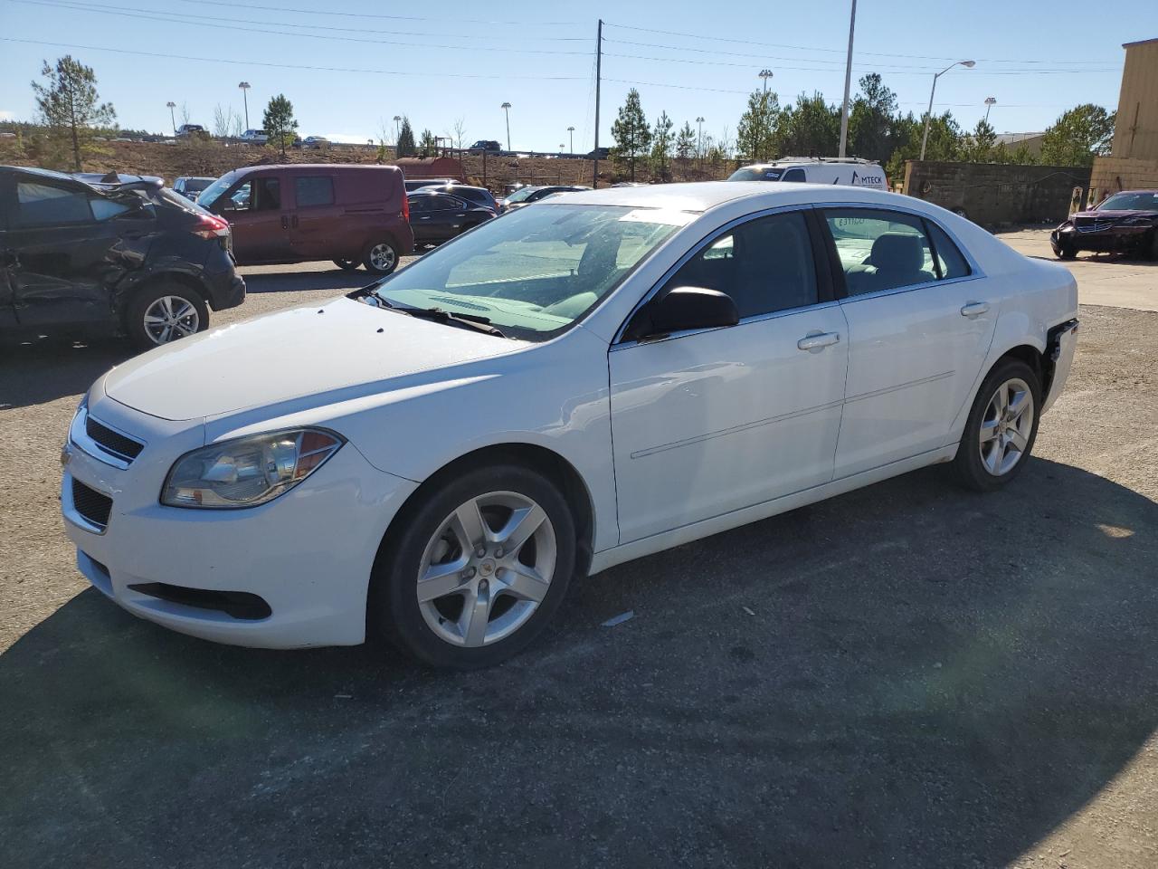 CHEVROLET MALIBU 2011 1g1zb5e15bf142899