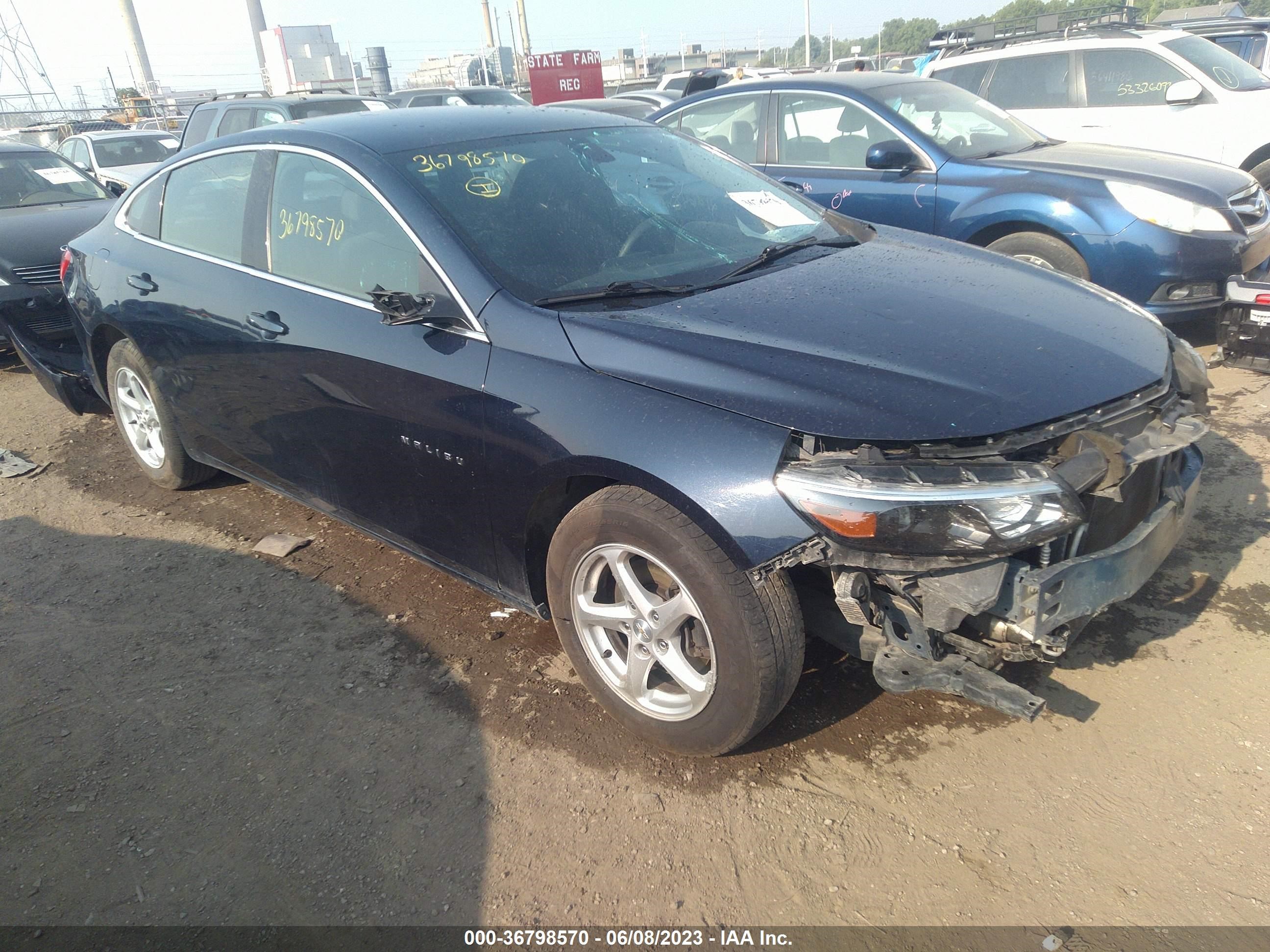 CHEVROLET MALIBU 2018 1g1zb5st8jf125860