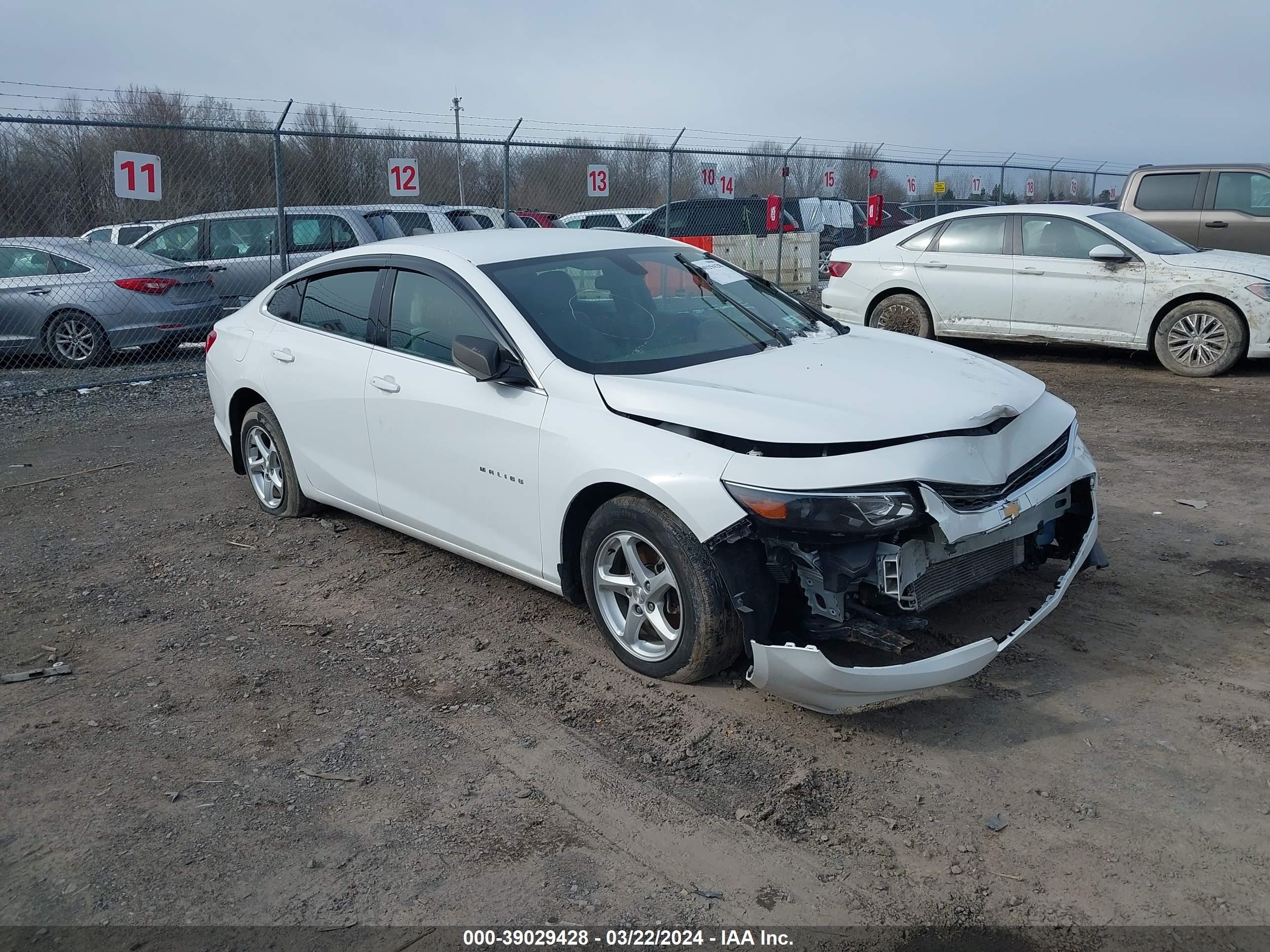 CHEVROLET MALIBU 2018 1g1zb5st8jf278688