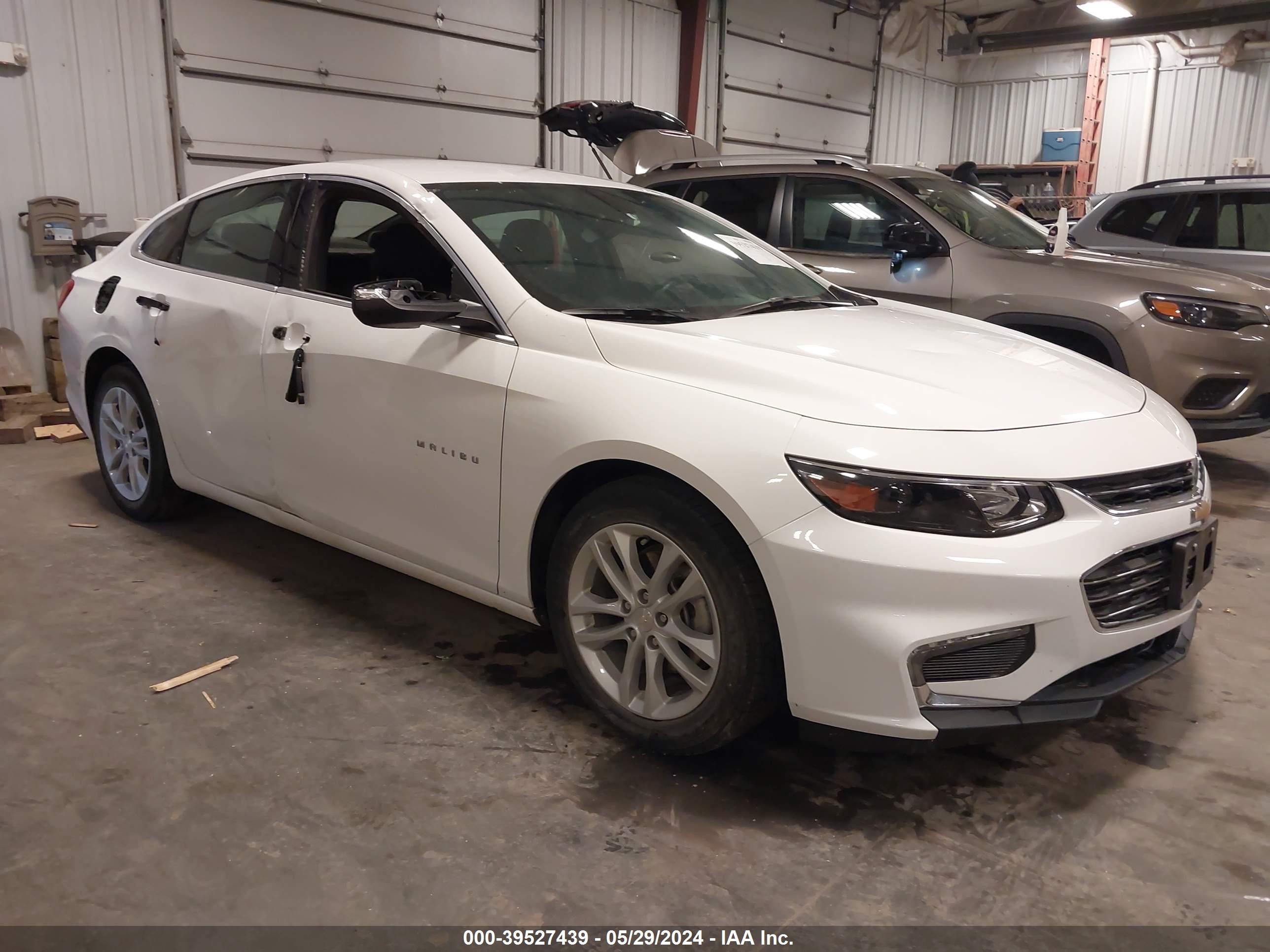 CHEVROLET MALIBU 2018 1g1zd5st5jf227899