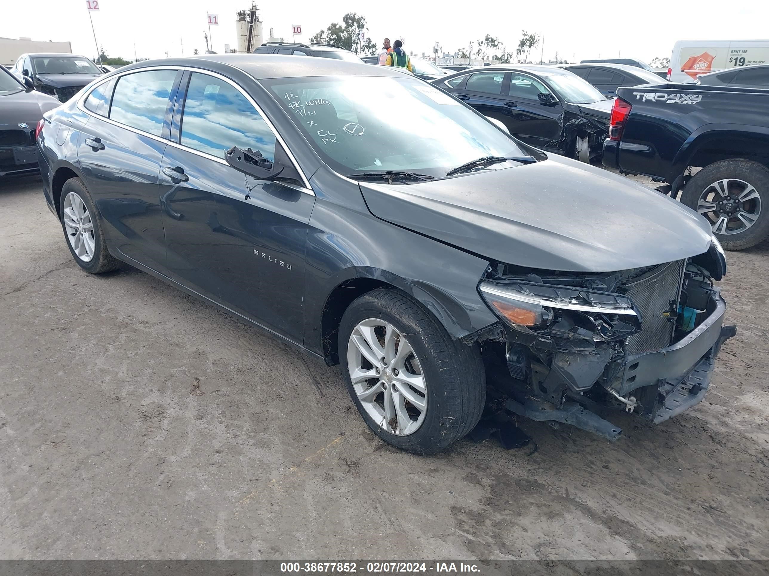 CHEVROLET MALIBU 2018 1g1zd5st8jf149327