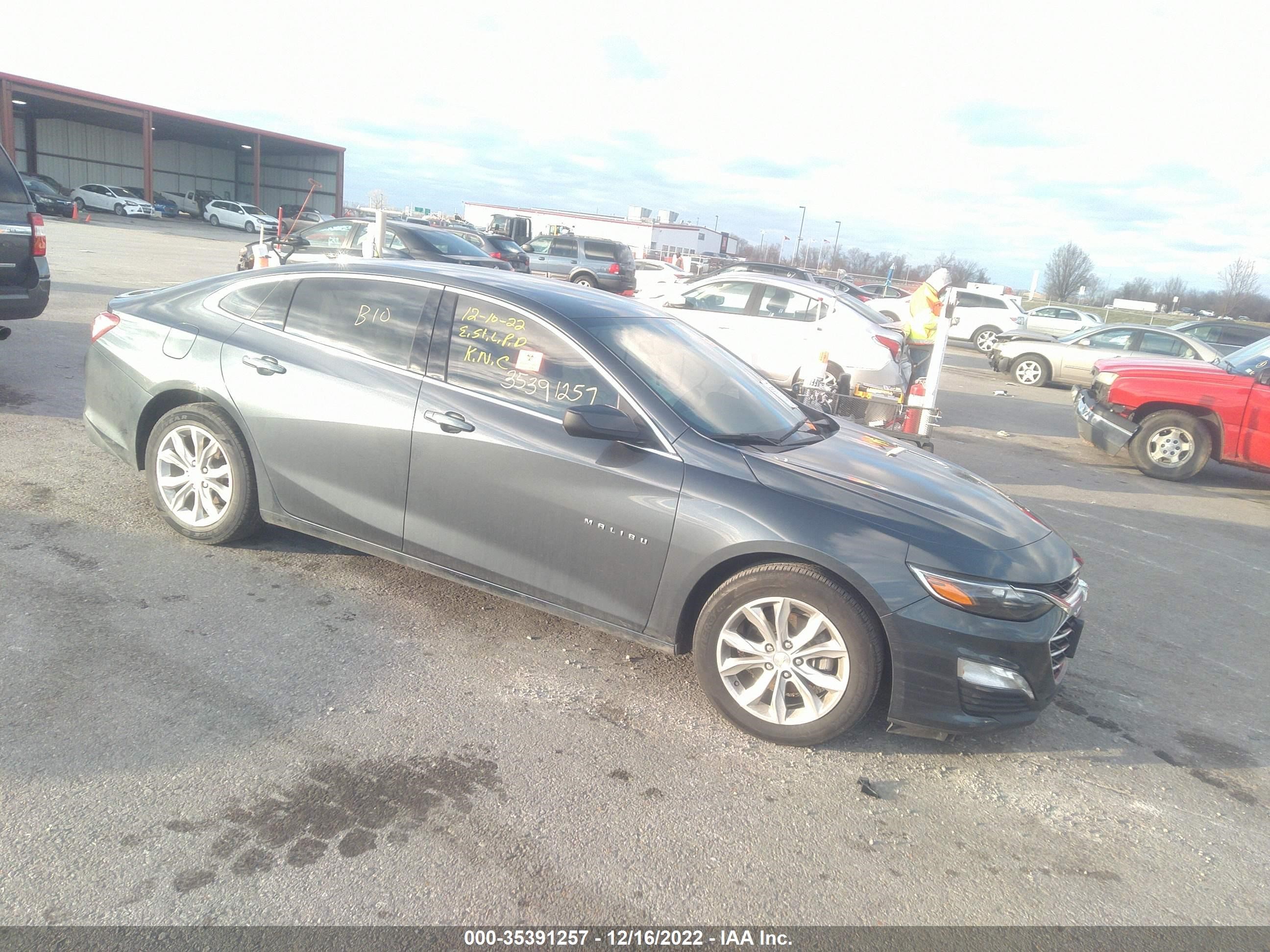 CHEVROLET MALIBU 2019 1g1zd5stxkf165594