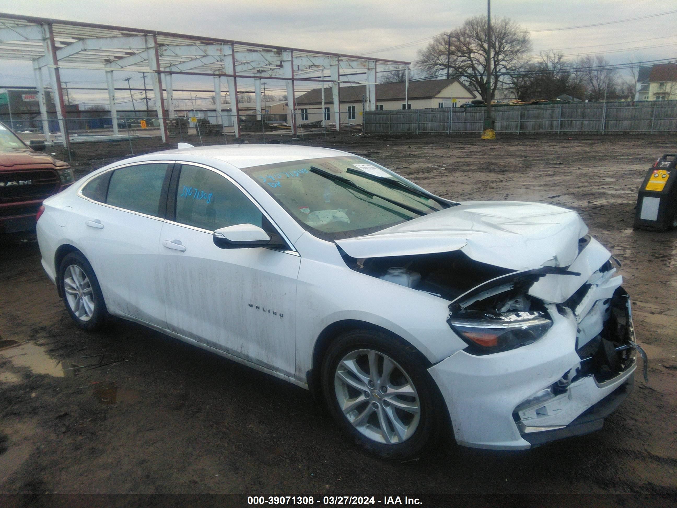 CHEVROLET MALIBU 2016 1g1ze5st2gf335404