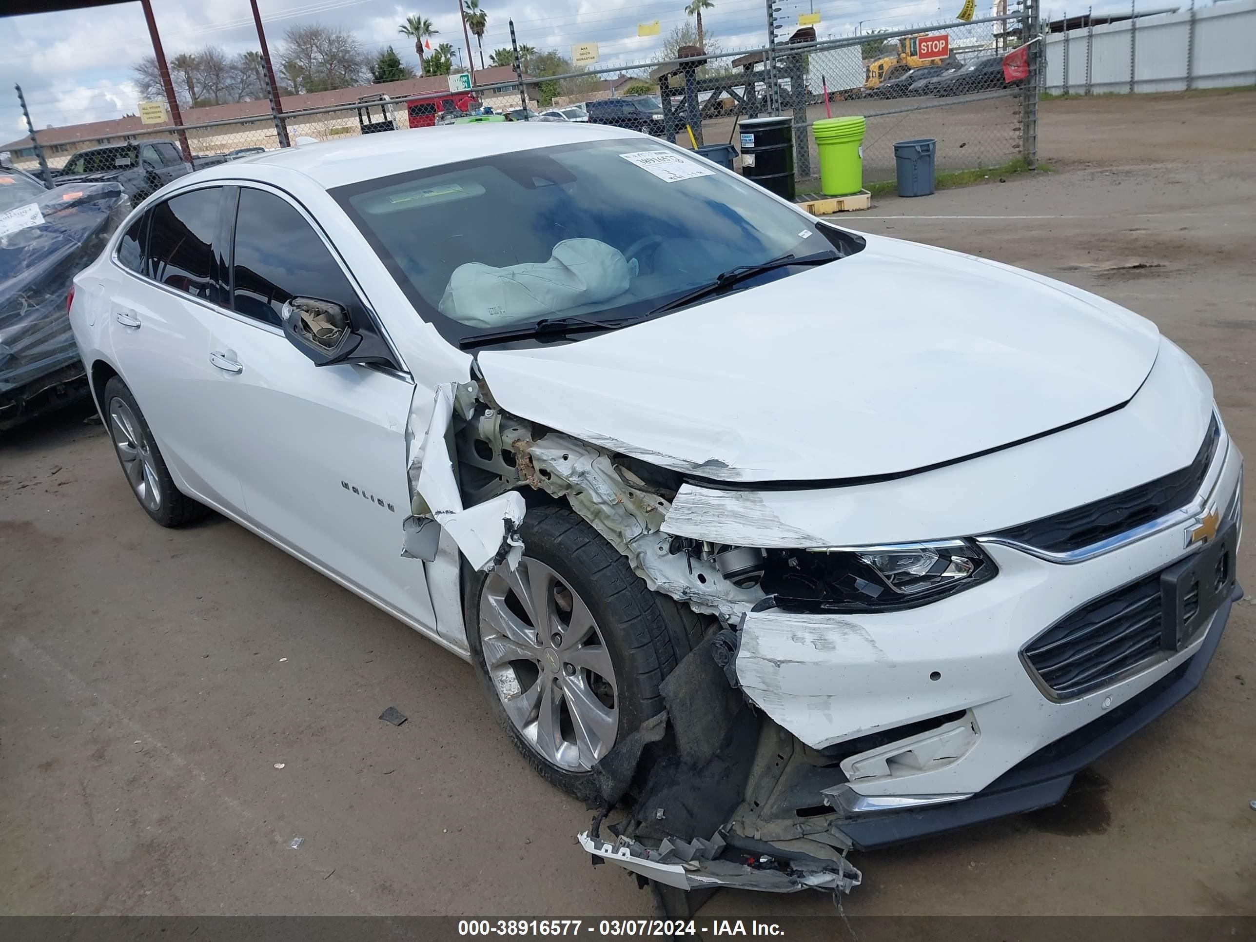 CHEVROLET MALIBU 2018 1g1ze5sx1jf282754