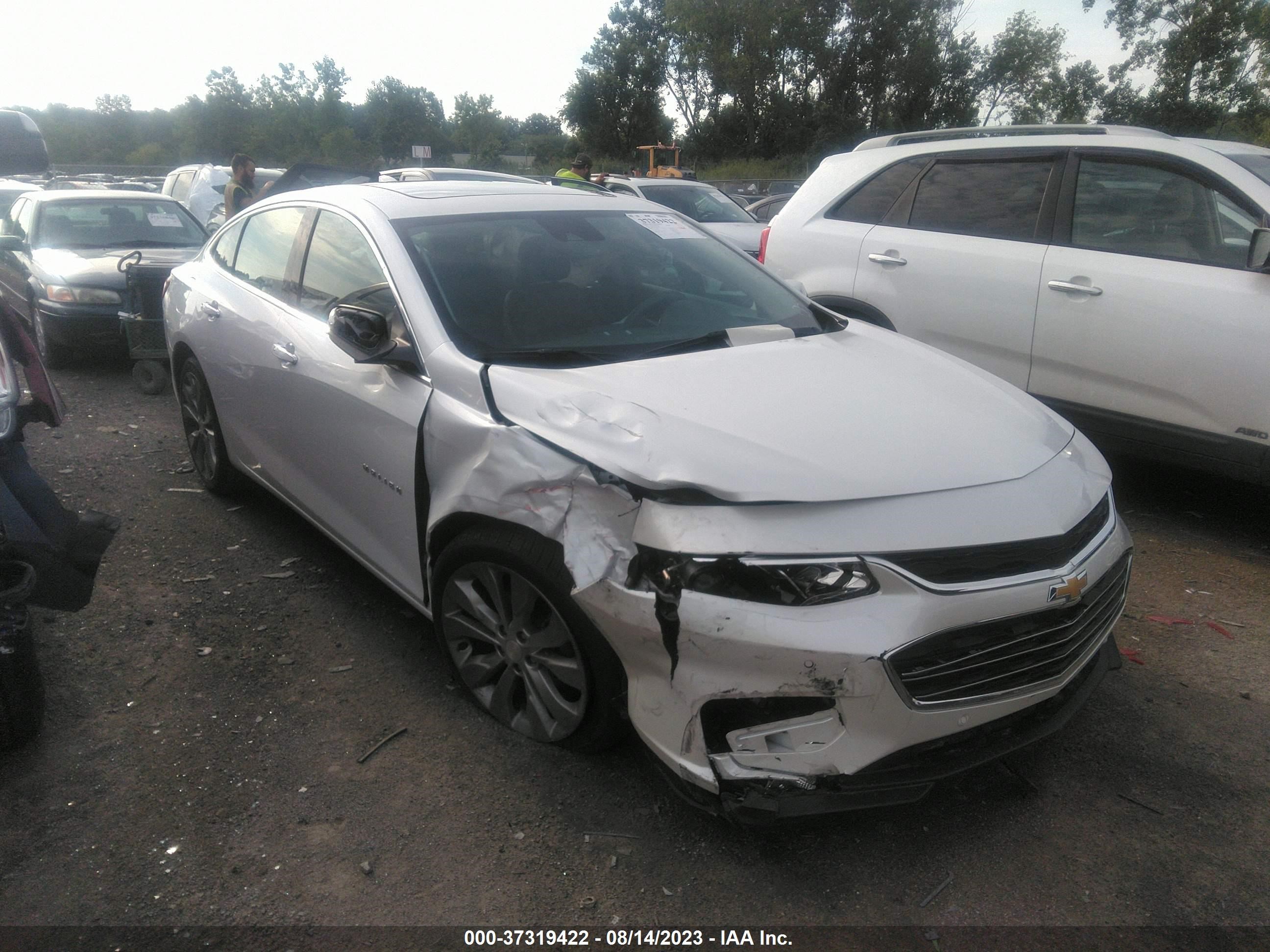 CHEVROLET MALIBU 2018 1g1ze5sx5jf104605