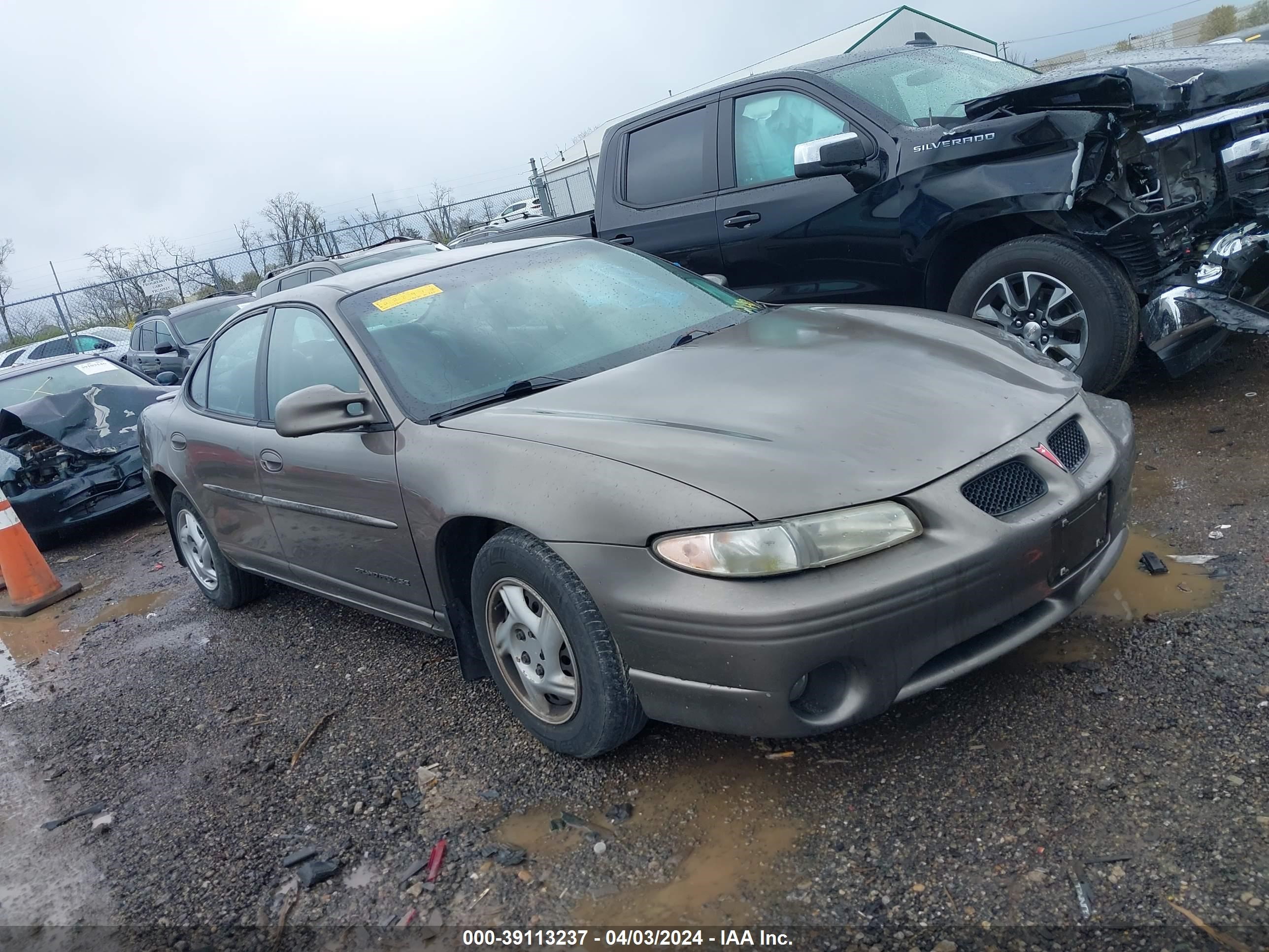 PONTIAC GRAND PRIX 2002 1g2wk52j12f228990