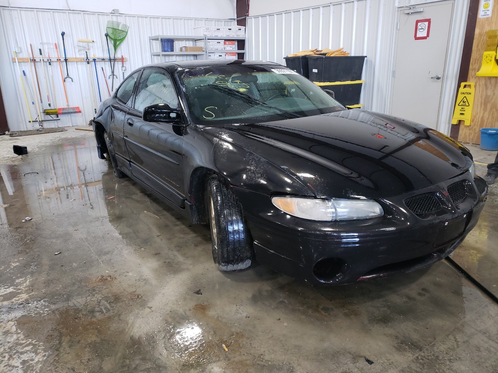 PONTIAC GRAND PRIX 2000 1g2wp12k6yf277694