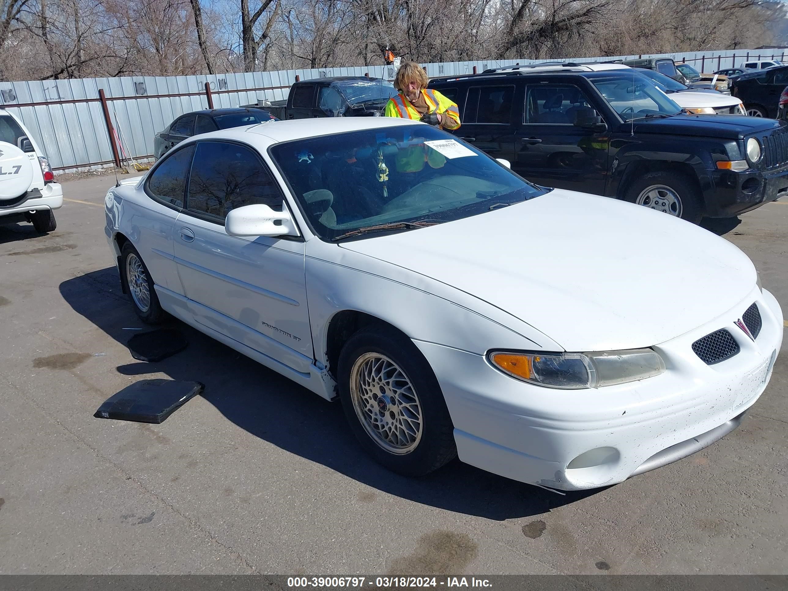 PONTIAC GRAND PRIX 2000 1g2wp12k9yf156674