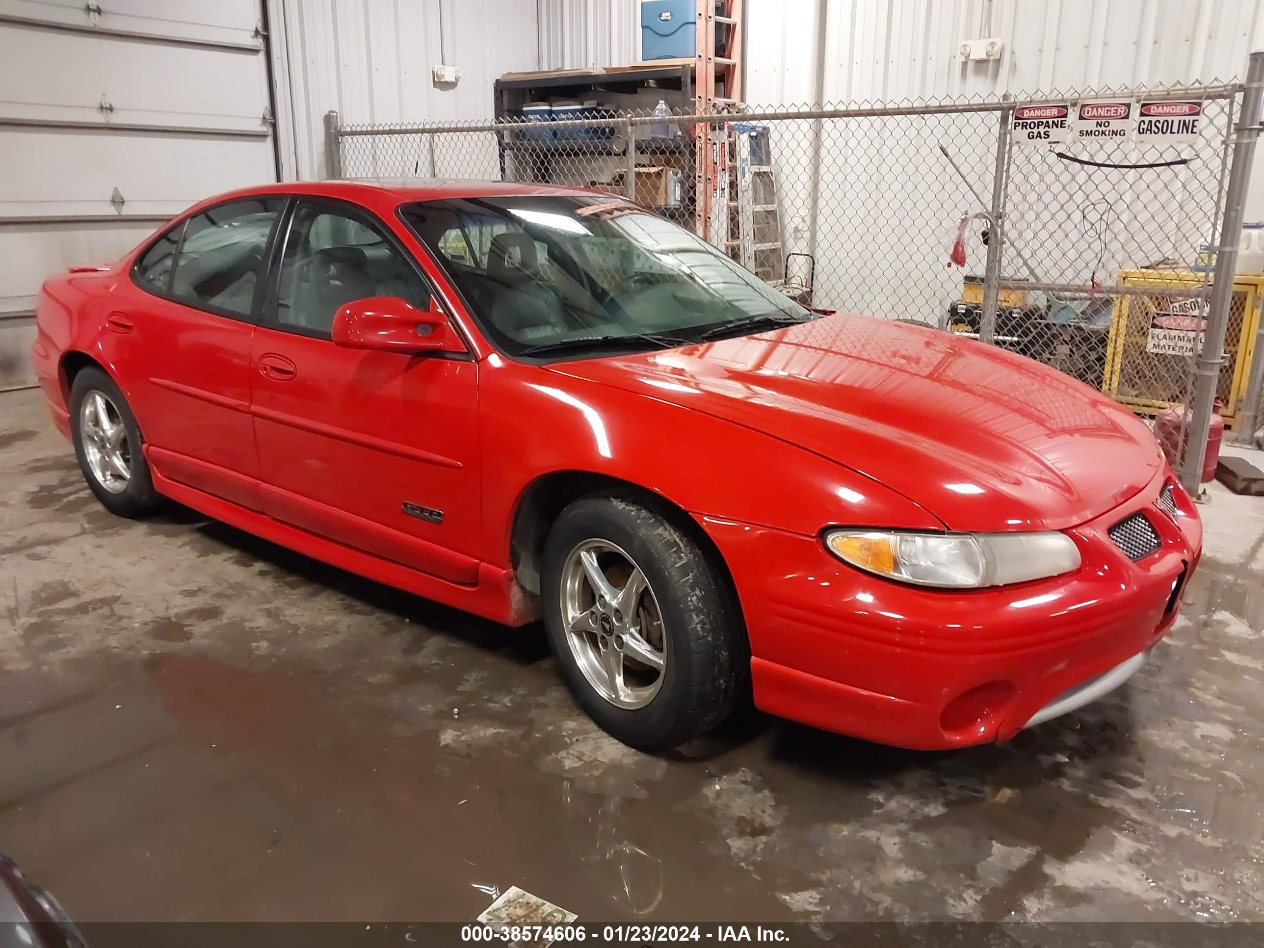 PONTIAC GRAND PRIX 2002 1g2wr52132f212592